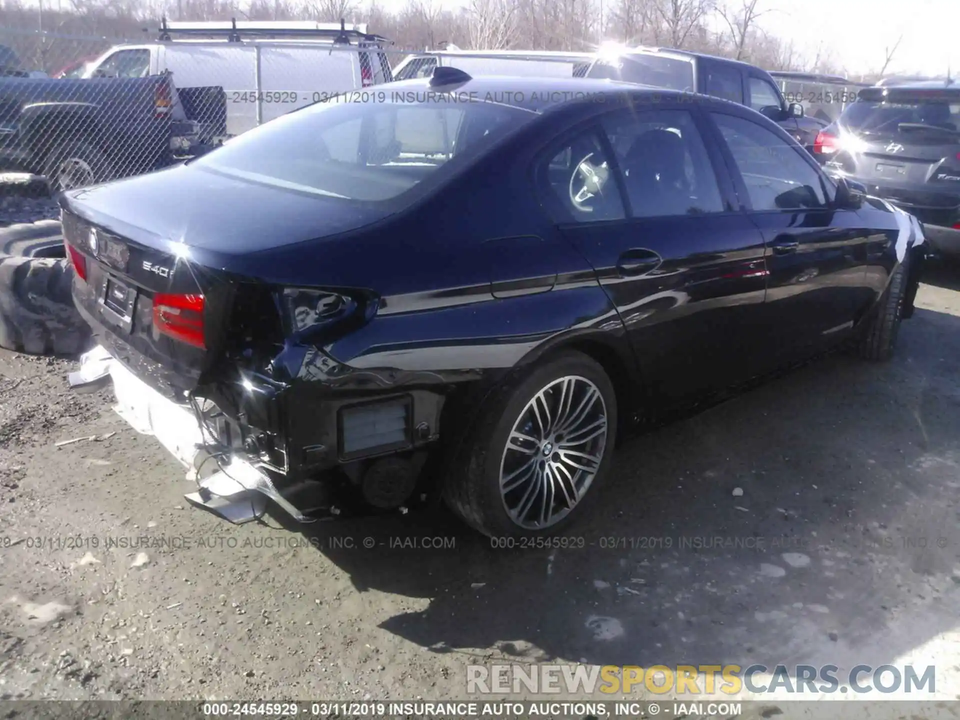 4 Photograph of a damaged car WBAJE7C52KWD55757 BMW 5 SERIES 2019