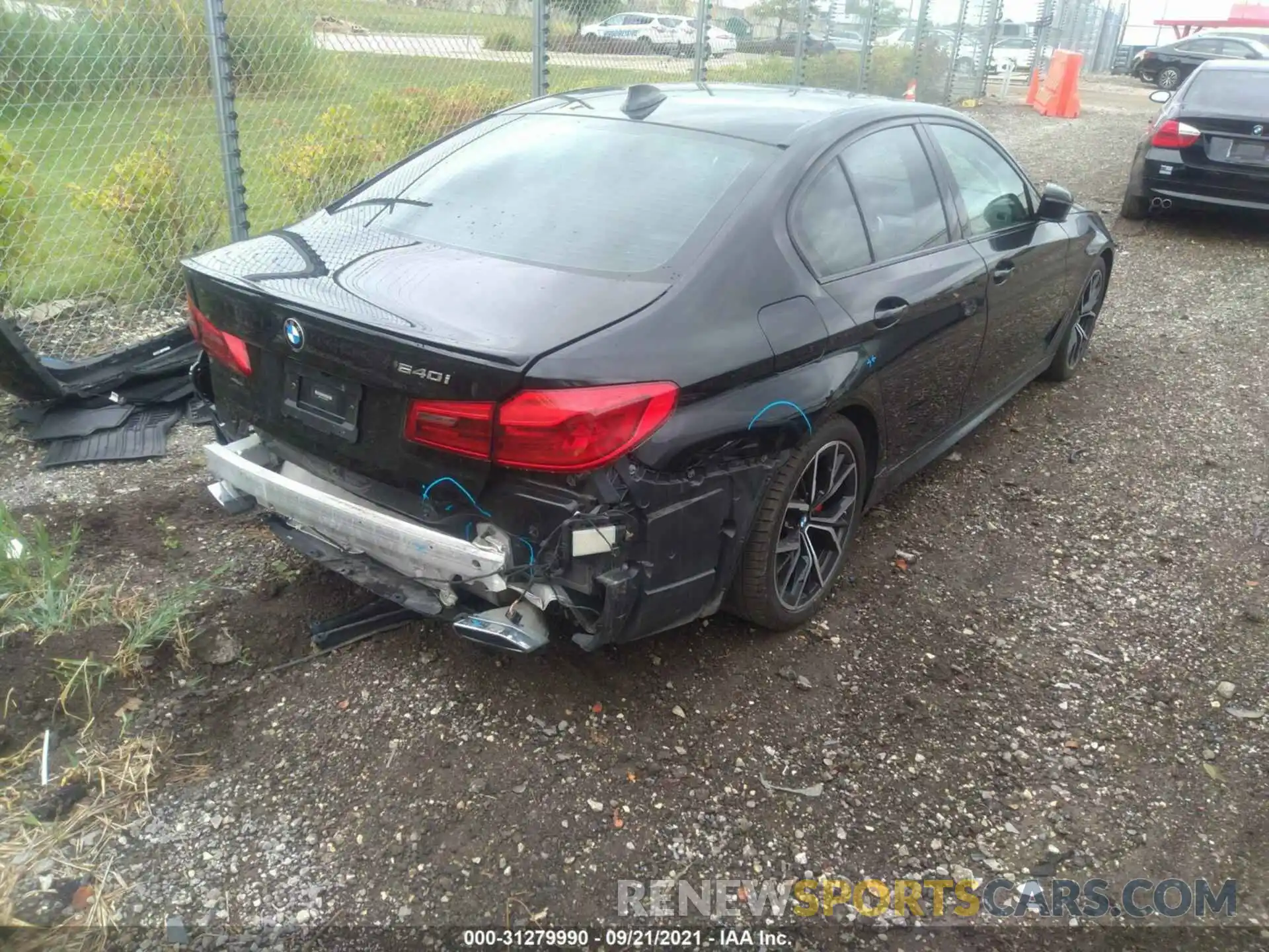 4 Photograph of a damaged car WBAJE7C52KWW08007 BMW 5 SERIES 2019