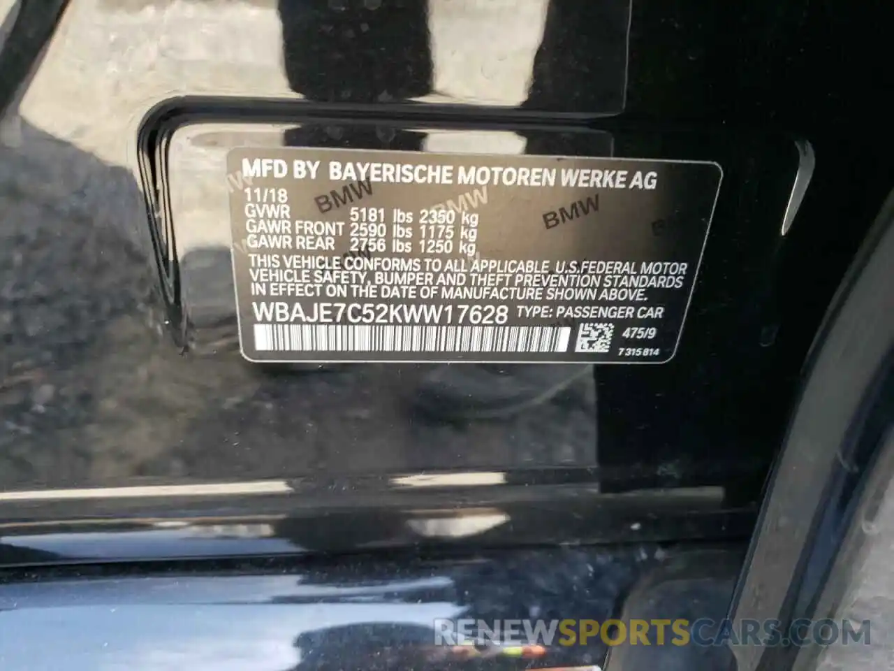 10 Photograph of a damaged car WBAJE7C52KWW17628 BMW 5 SERIES 2019