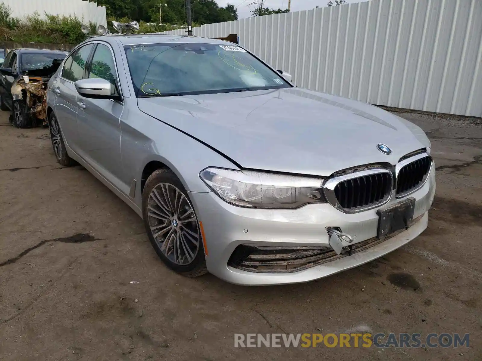 1 Photograph of a damaged car WBAJE7C52KWW30959 BMW 5 SERIES 2019