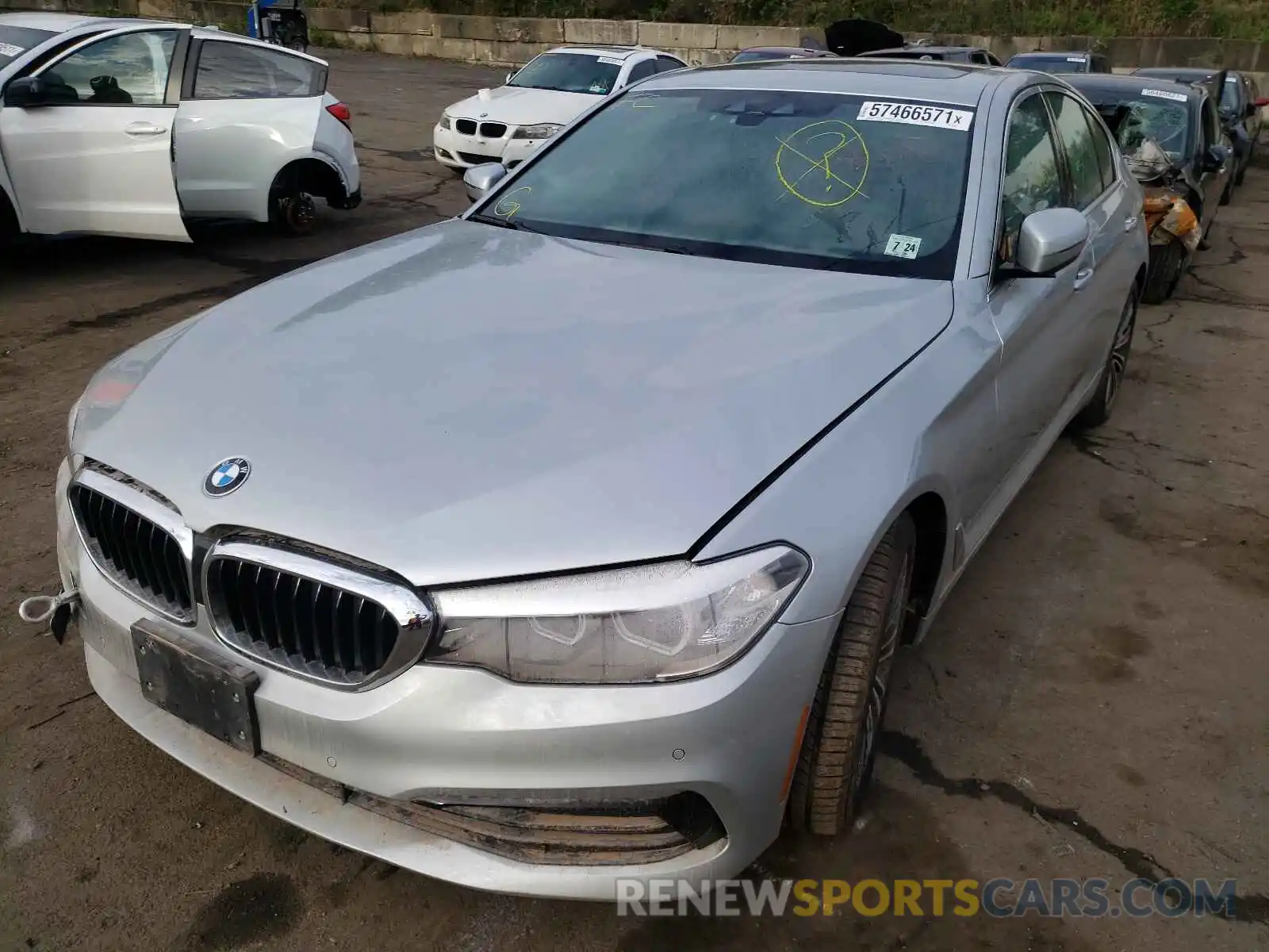 2 Photograph of a damaged car WBAJE7C52KWW30959 BMW 5 SERIES 2019