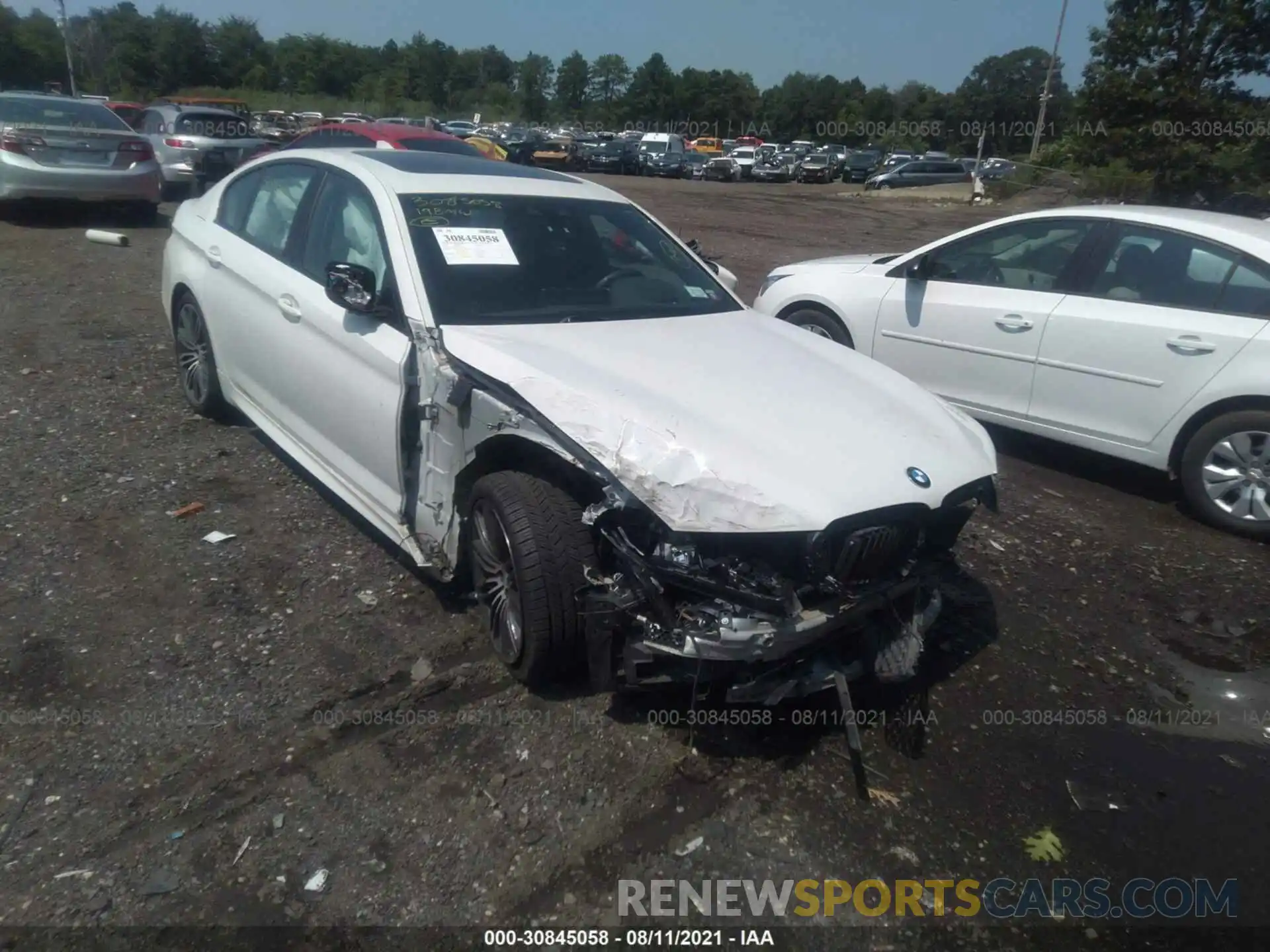 1 Photograph of a damaged car WBAJE7C53KWW13944 BMW 5 SERIES 2019