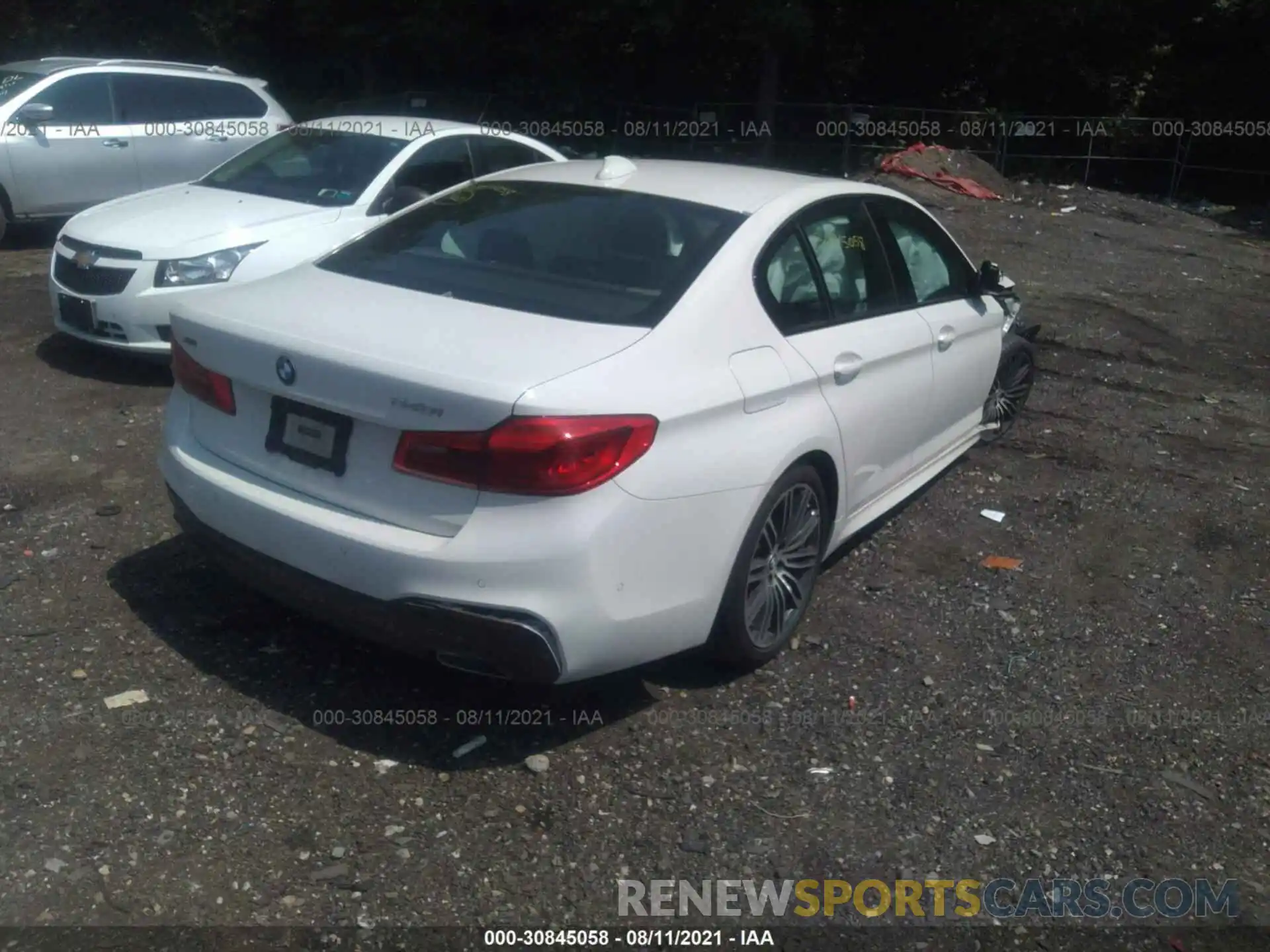 4 Photograph of a damaged car WBAJE7C53KWW13944 BMW 5 SERIES 2019