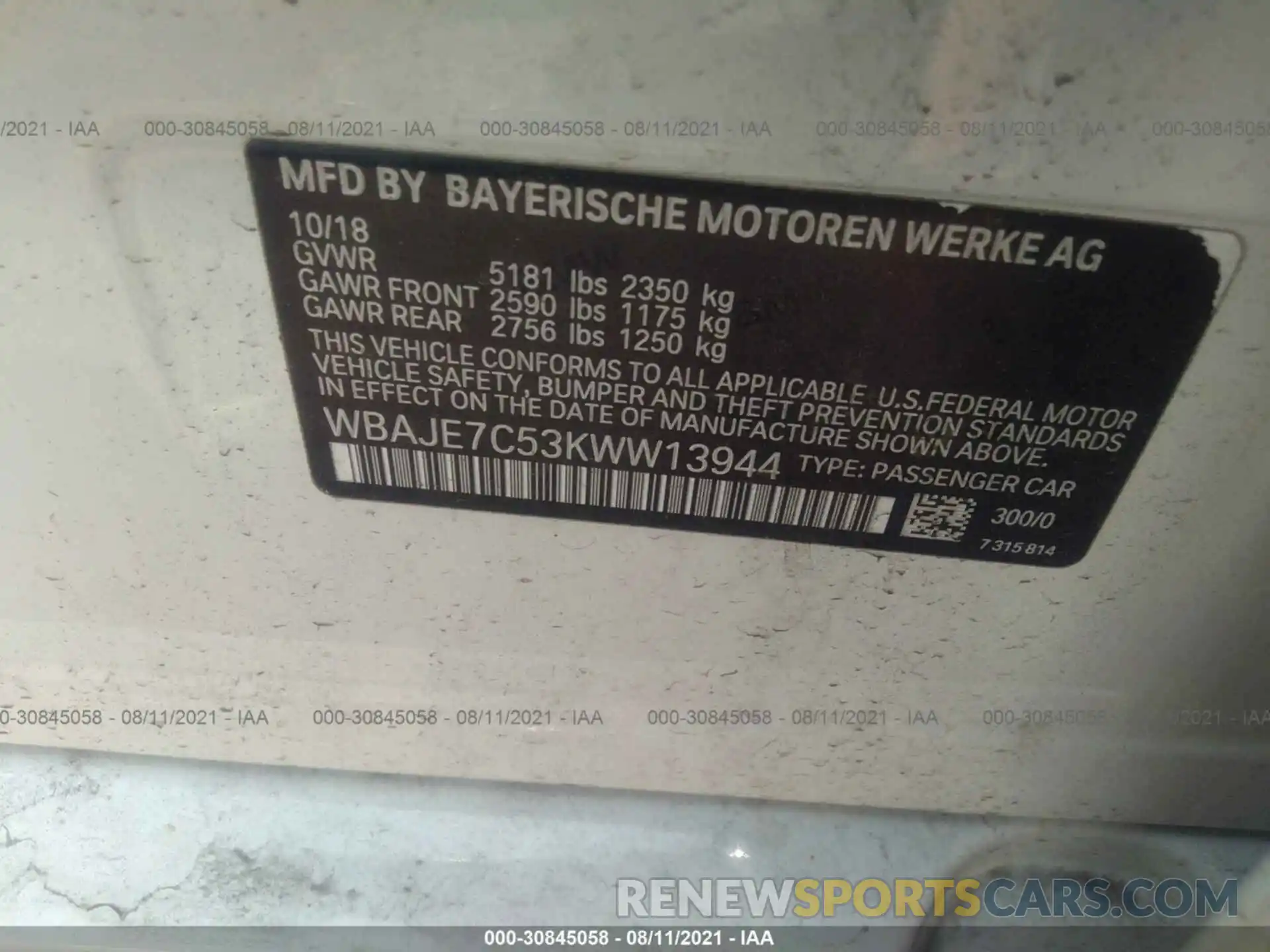 9 Photograph of a damaged car WBAJE7C53KWW13944 BMW 5 SERIES 2019