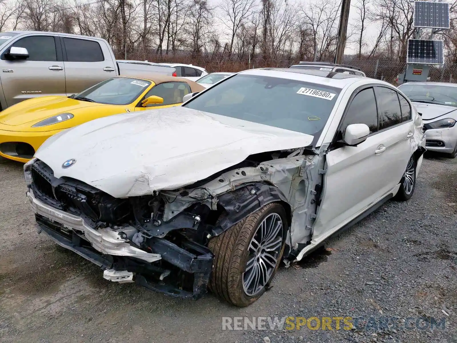 2 Фотография поврежденного автомобиля WBAJE7C53KWW14804 BMW 5 SERIES 2019