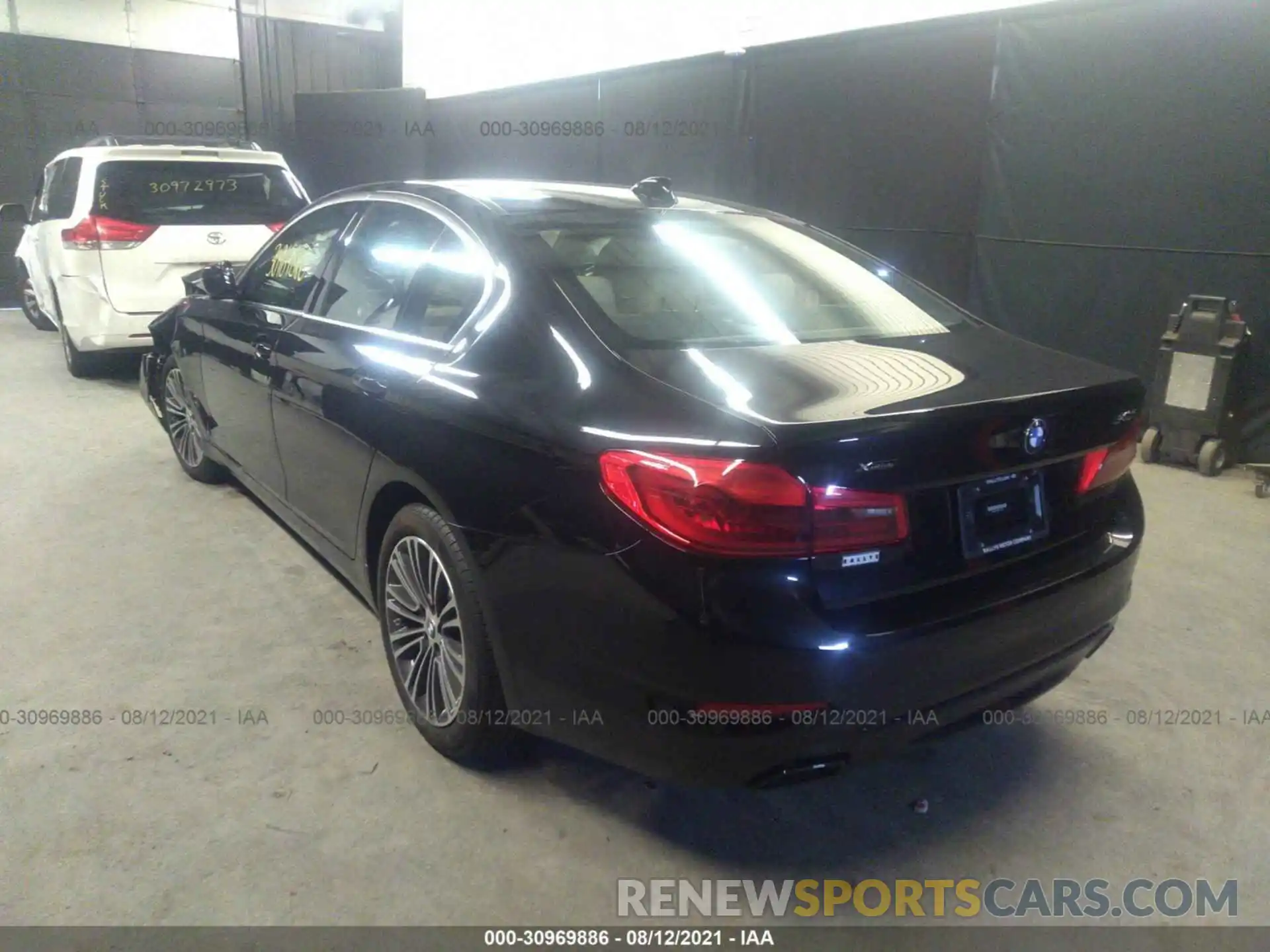 3 Photograph of a damaged car WBAJE7C53KWW16813 BMW 5 SERIES 2019