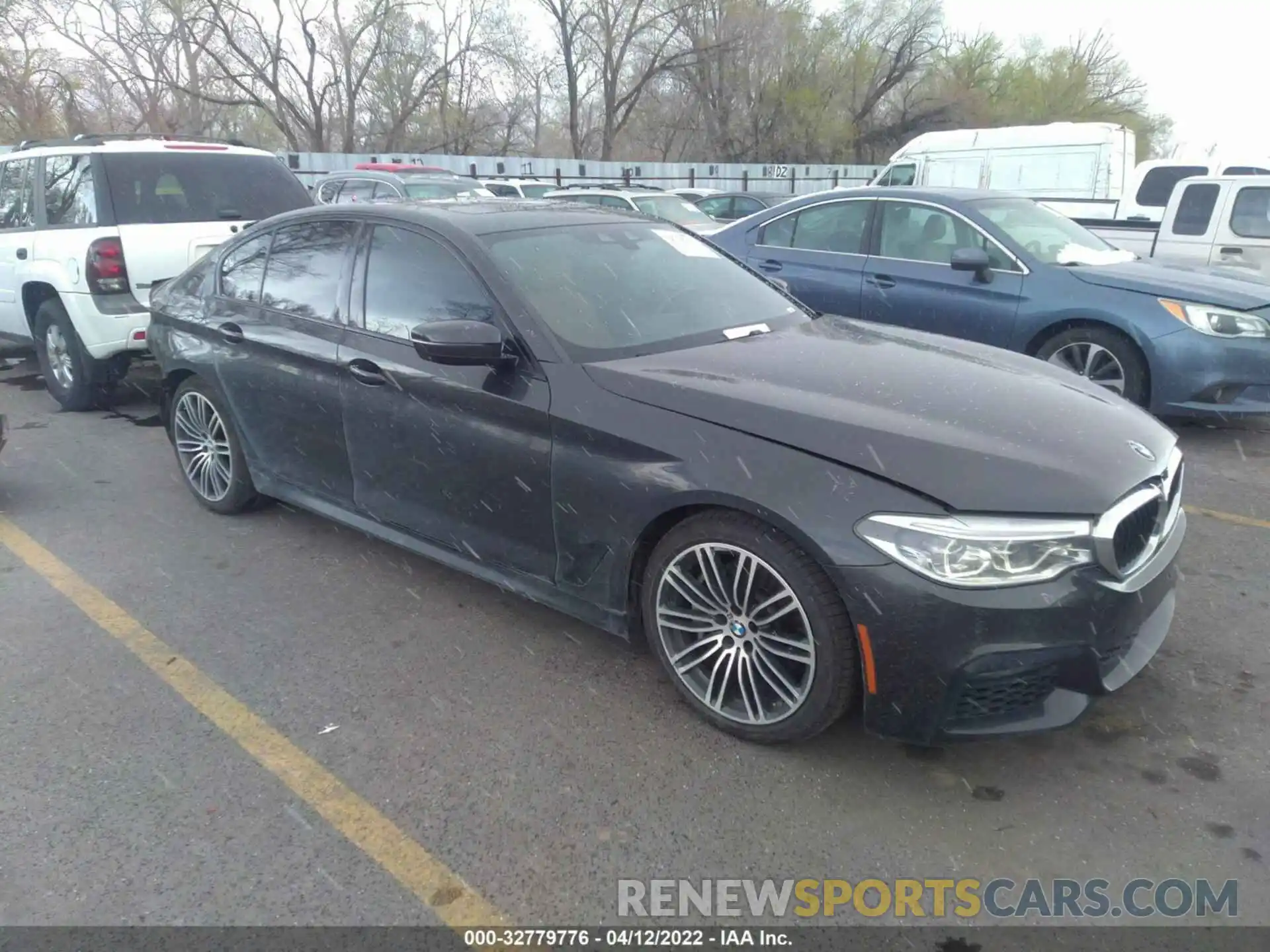 1 Photograph of a damaged car WBAJE7C54KWD53833 BMW 5 SERIES 2019