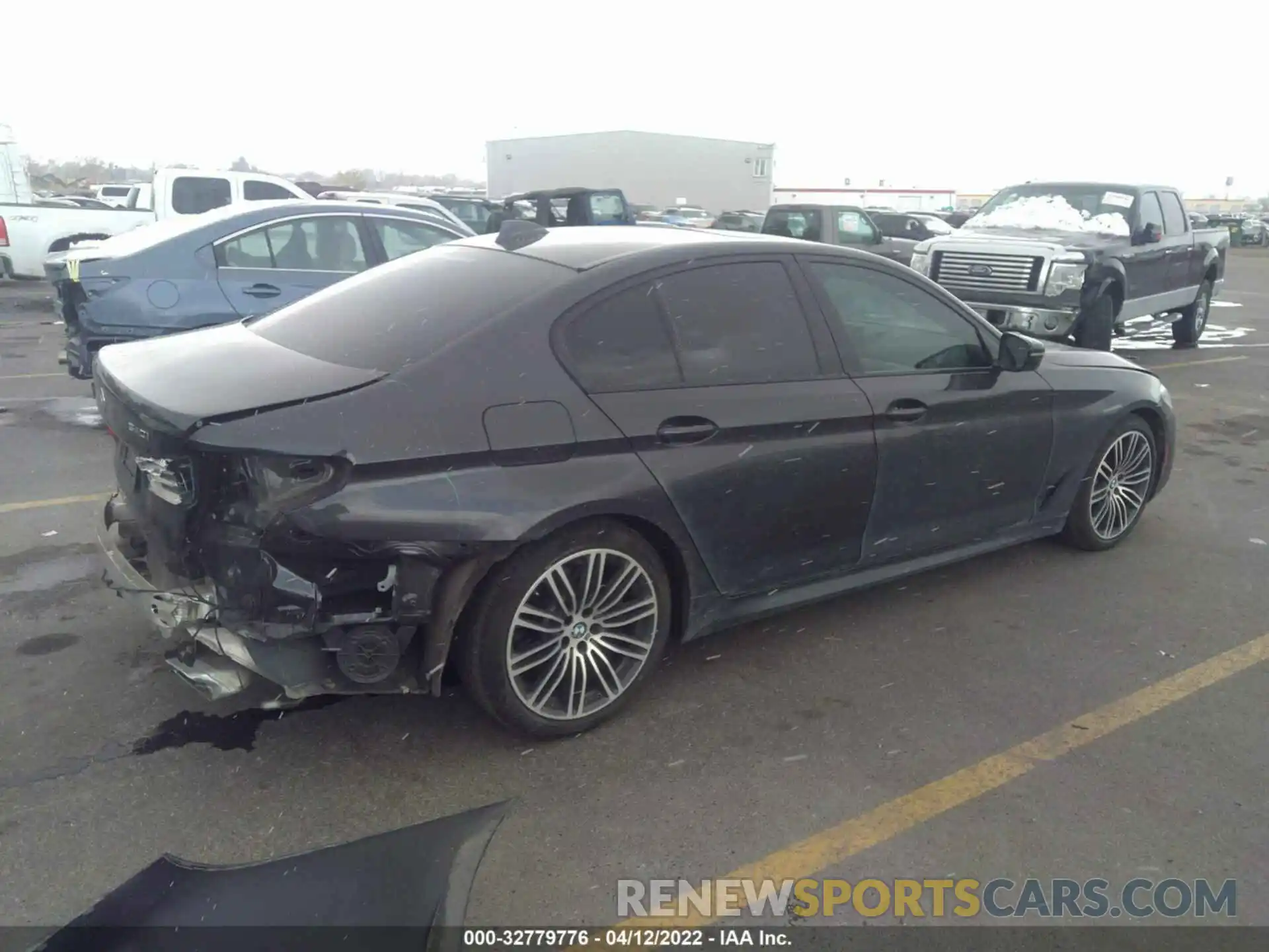 4 Photograph of a damaged car WBAJE7C54KWD53833 BMW 5 SERIES 2019