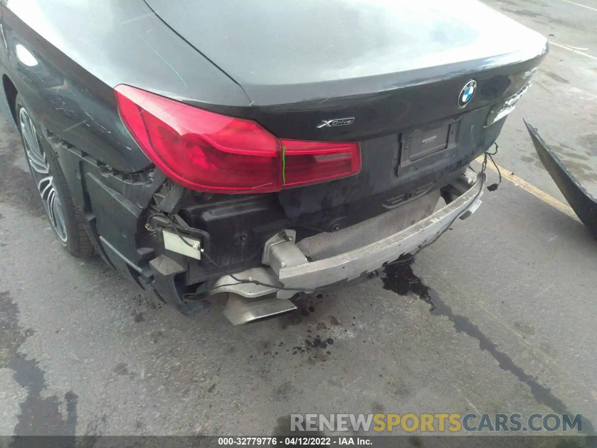 6 Photograph of a damaged car WBAJE7C54KWD53833 BMW 5 SERIES 2019