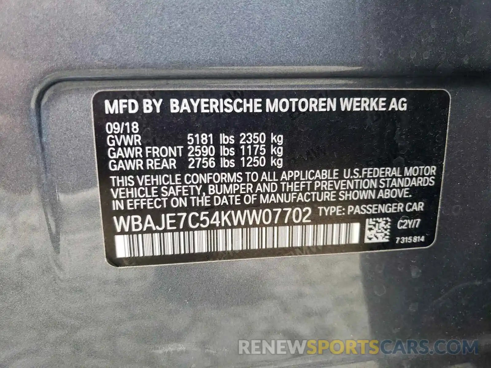 10 Photograph of a damaged car WBAJE7C54KWW07702 BMW 5 SERIES 2019