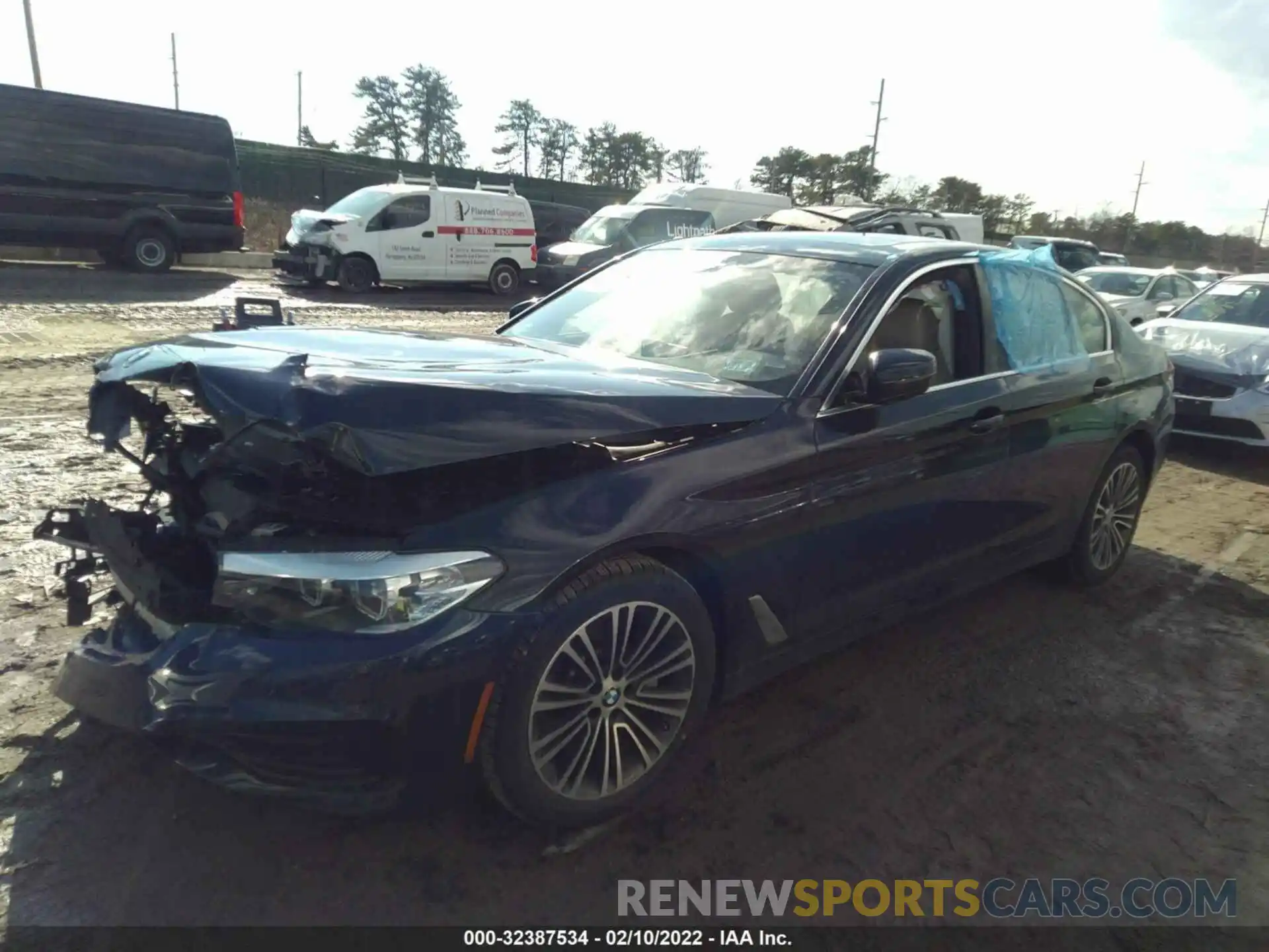 2 Photograph of a damaged car WBAJE7C54KWW13483 BMW 5 SERIES 2019