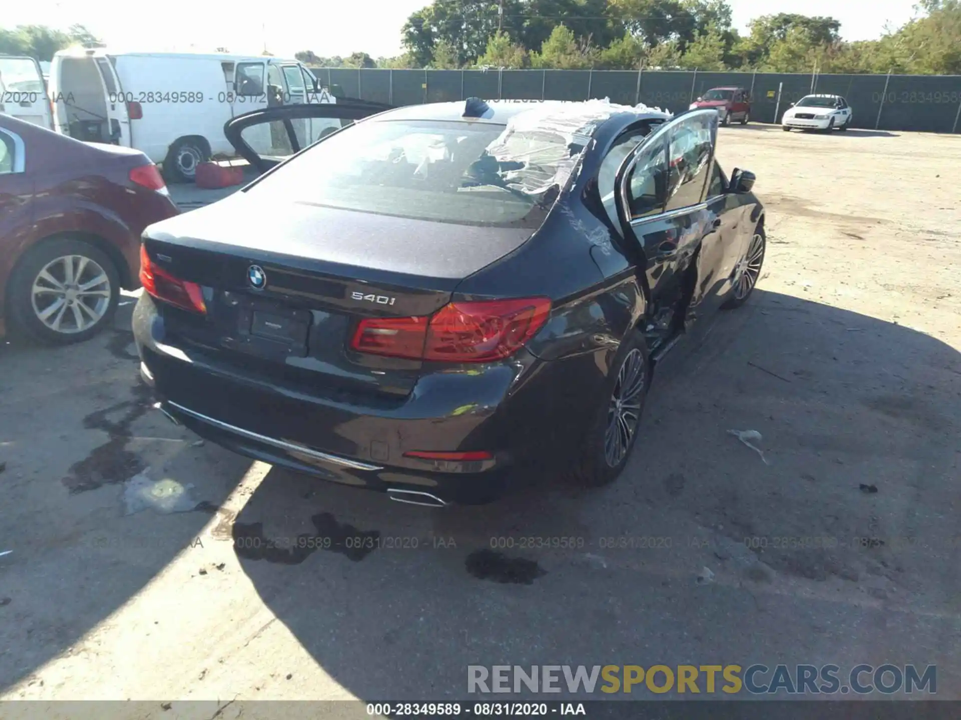 4 Photograph of a damaged car WBAJE7C54KWW28064 BMW 5 SERIES 2019