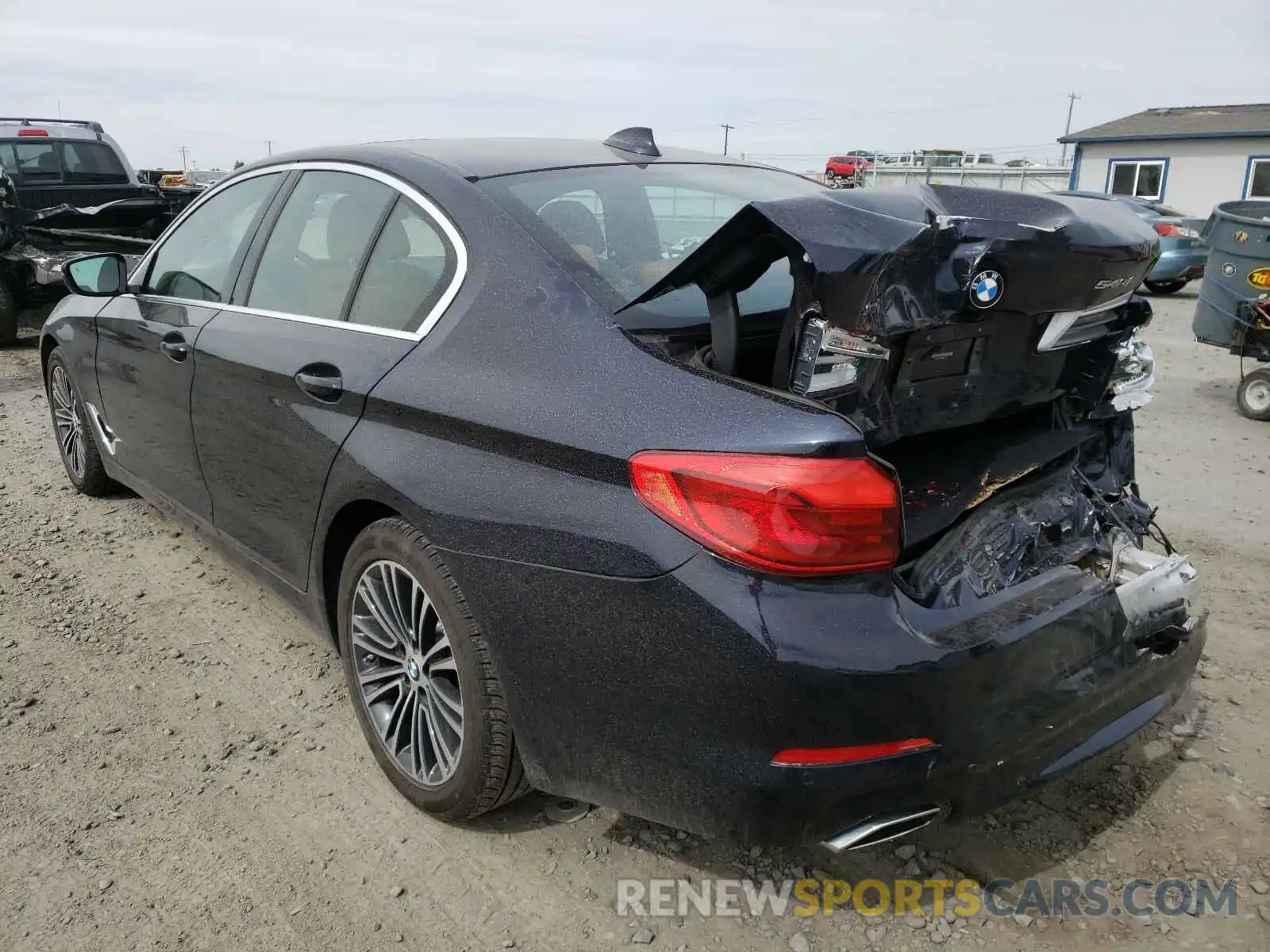 3 Фотография поврежденного автомобиля WBAJE7C55KWW05747 BMW 5 SERIES 2019