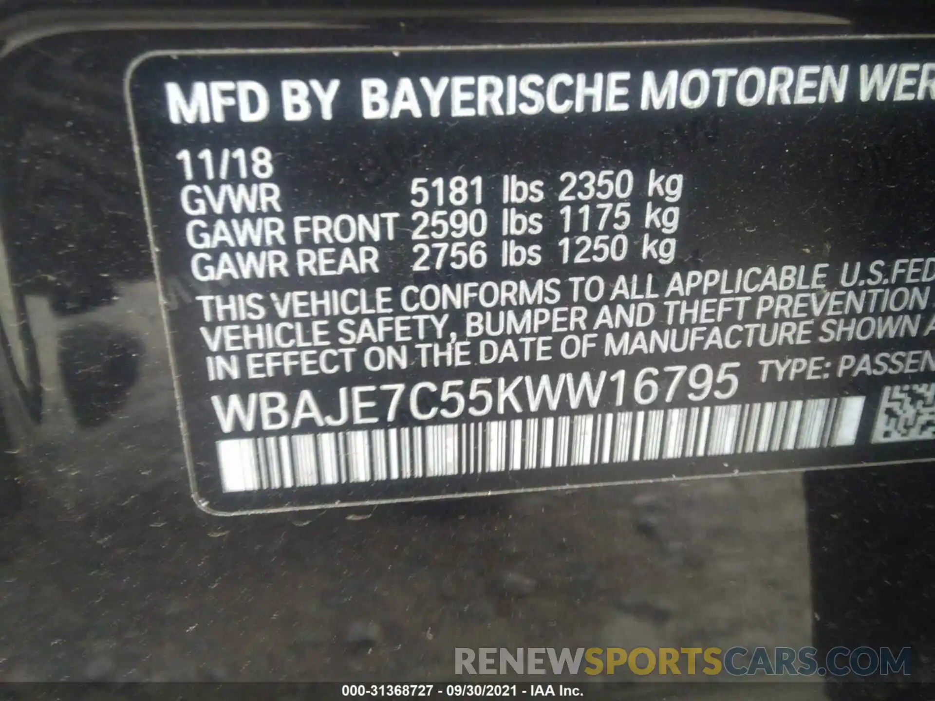 9 Photograph of a damaged car WBAJE7C55KWW16795 BMW 5 SERIES 2019