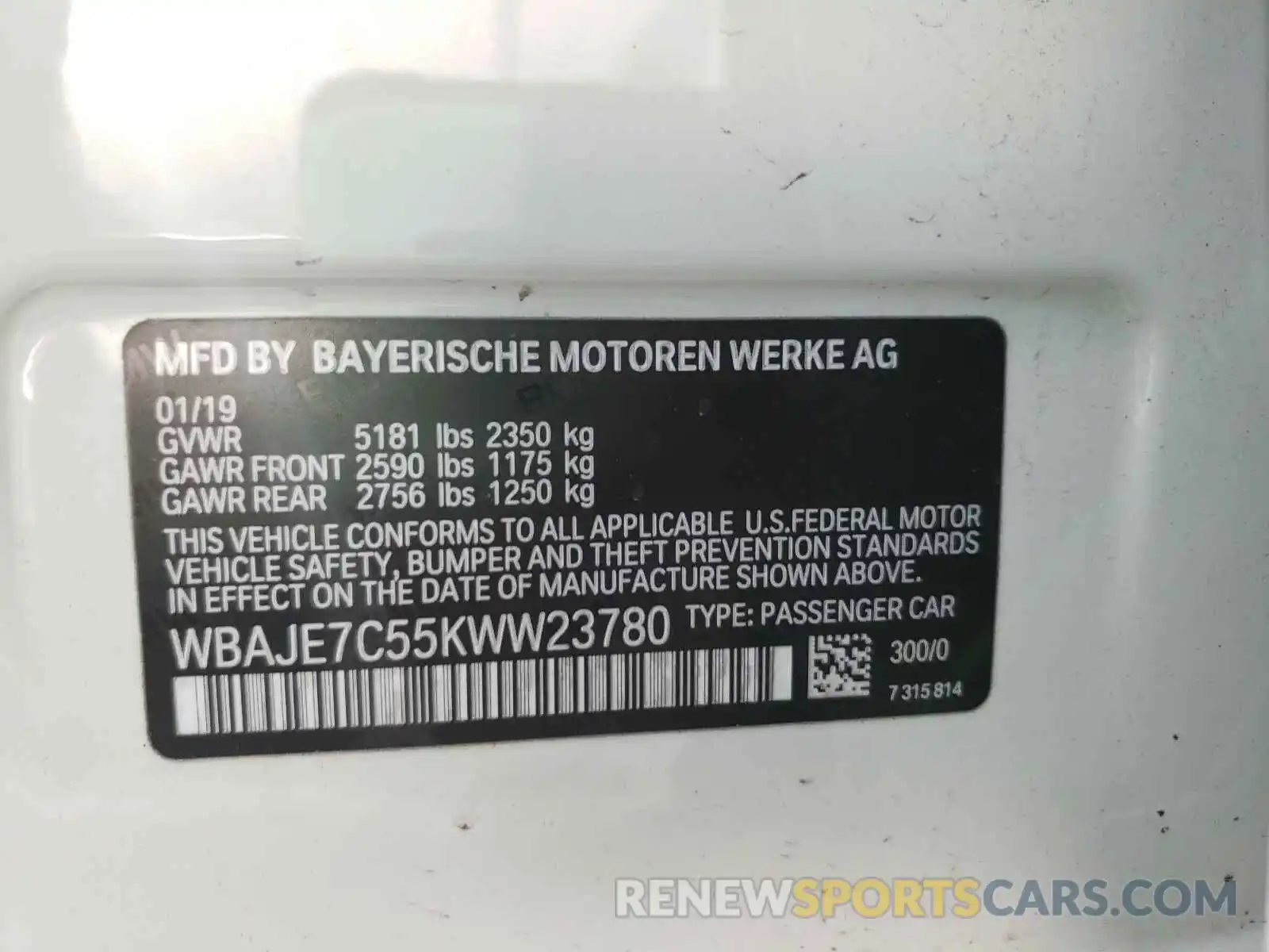 10 Photograph of a damaged car WBAJE7C55KWW23780 BMW 5 SERIES 2019