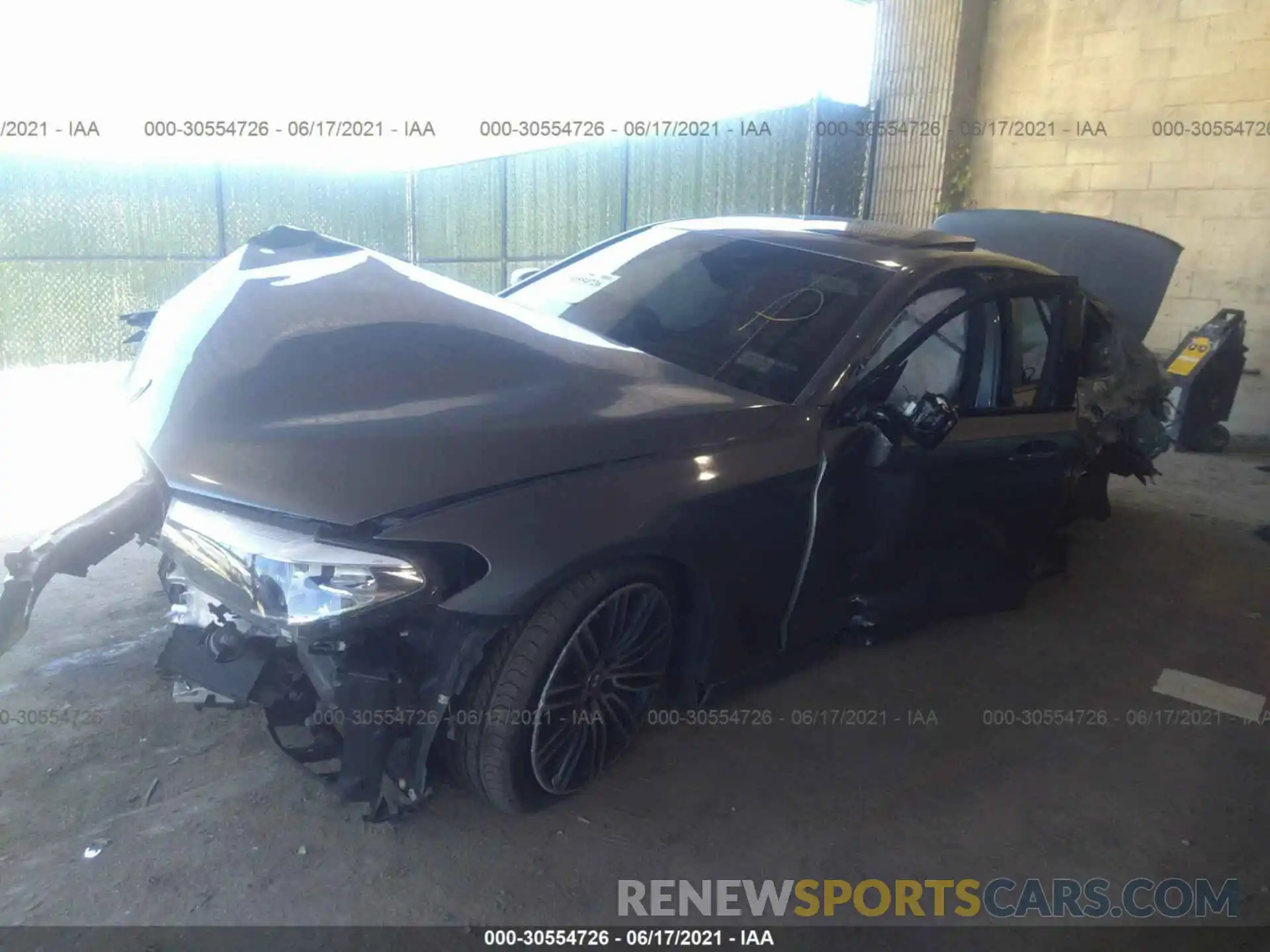 2 Photograph of a damaged car WBAJE7C55KWW24055 BMW 5 SERIES 2019