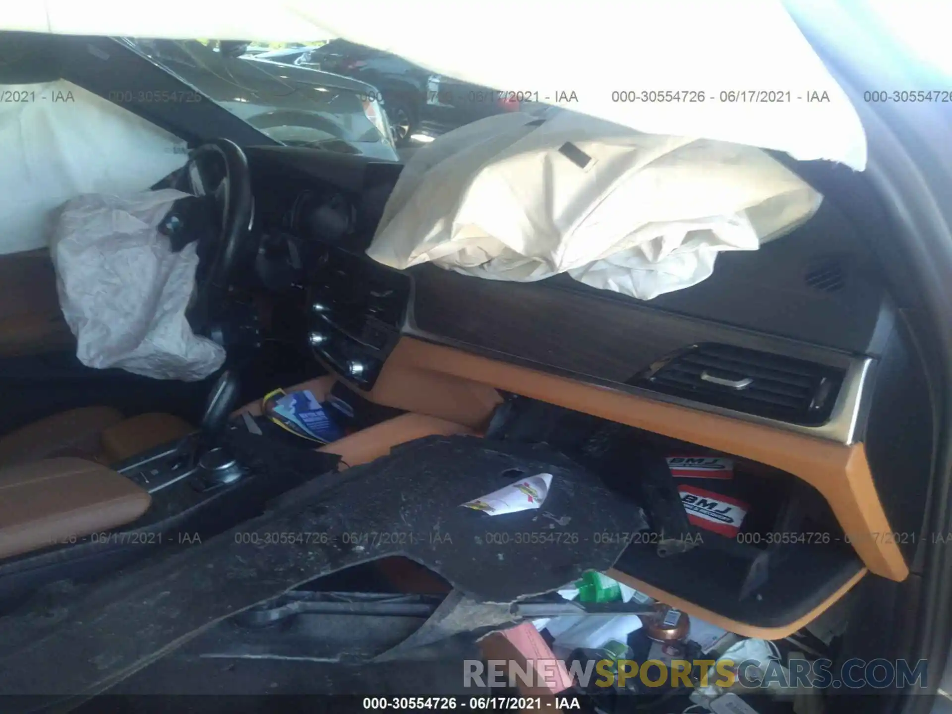 5 Photograph of a damaged car WBAJE7C55KWW24055 BMW 5 SERIES 2019