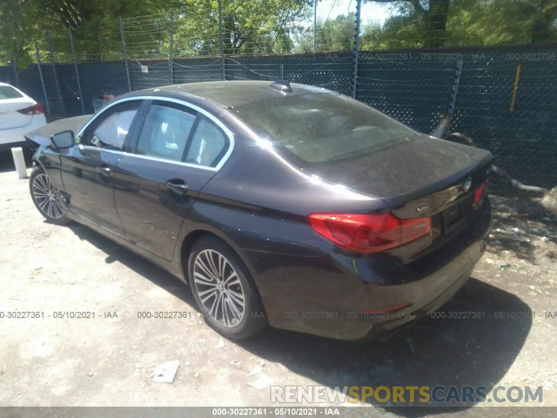 3 Photograph of a damaged car WBAJE7C55KWW25433 BMW 5 SERIES 2019