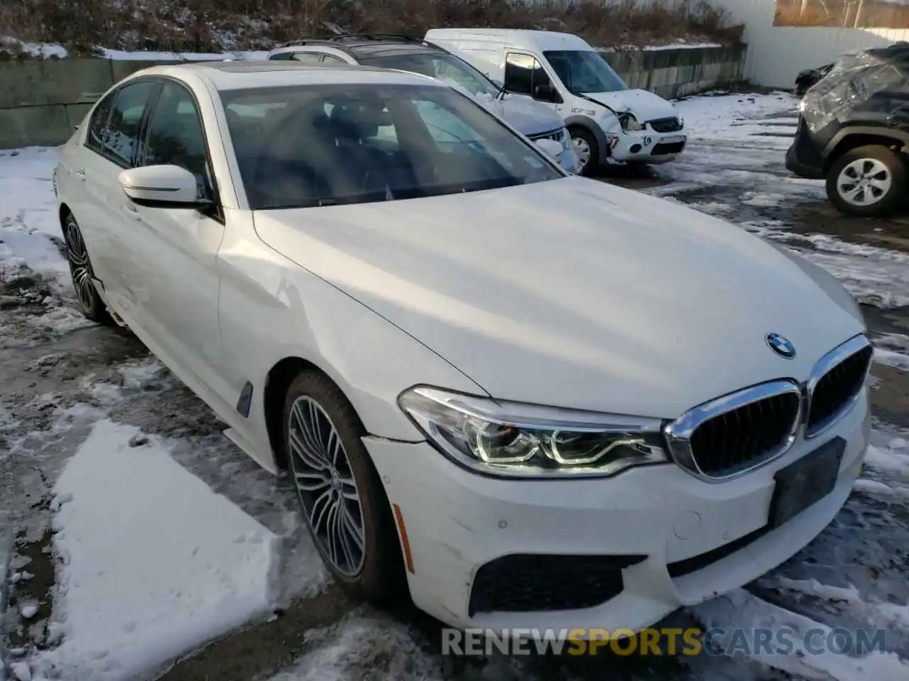 1 Фотография поврежденного автомобиля WBAJE7C55KWW43298 BMW 5 SERIES 2019