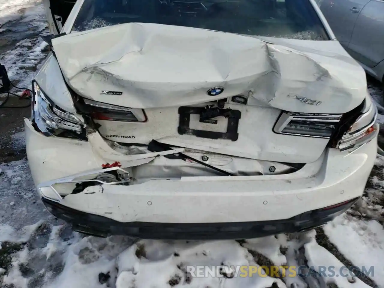 9 Photograph of a damaged car WBAJE7C55KWW43298 BMW 5 SERIES 2019