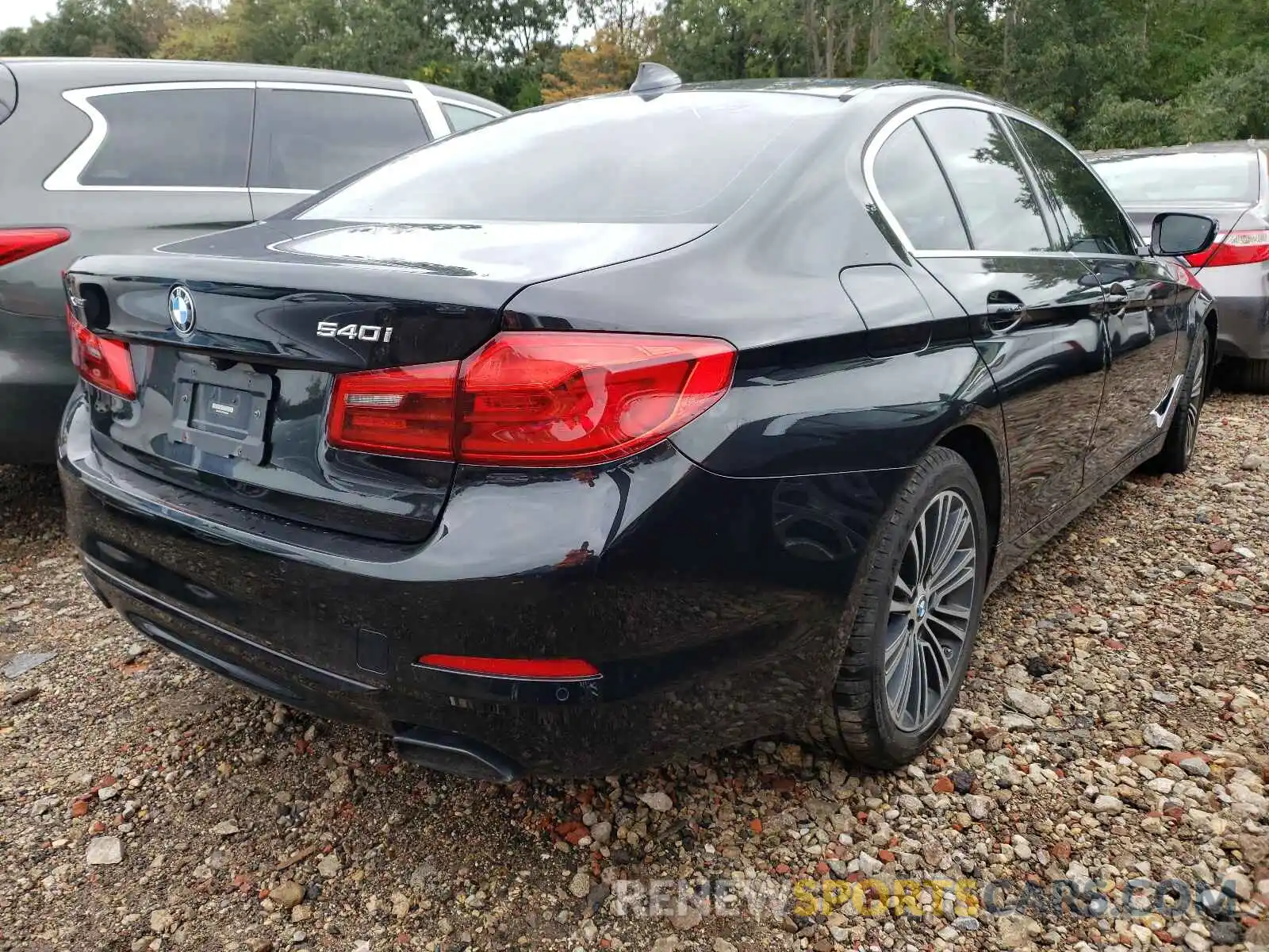 4 Фотография поврежденного автомобиля WBAJE7C57KG892664 BMW 5 SERIES 2019