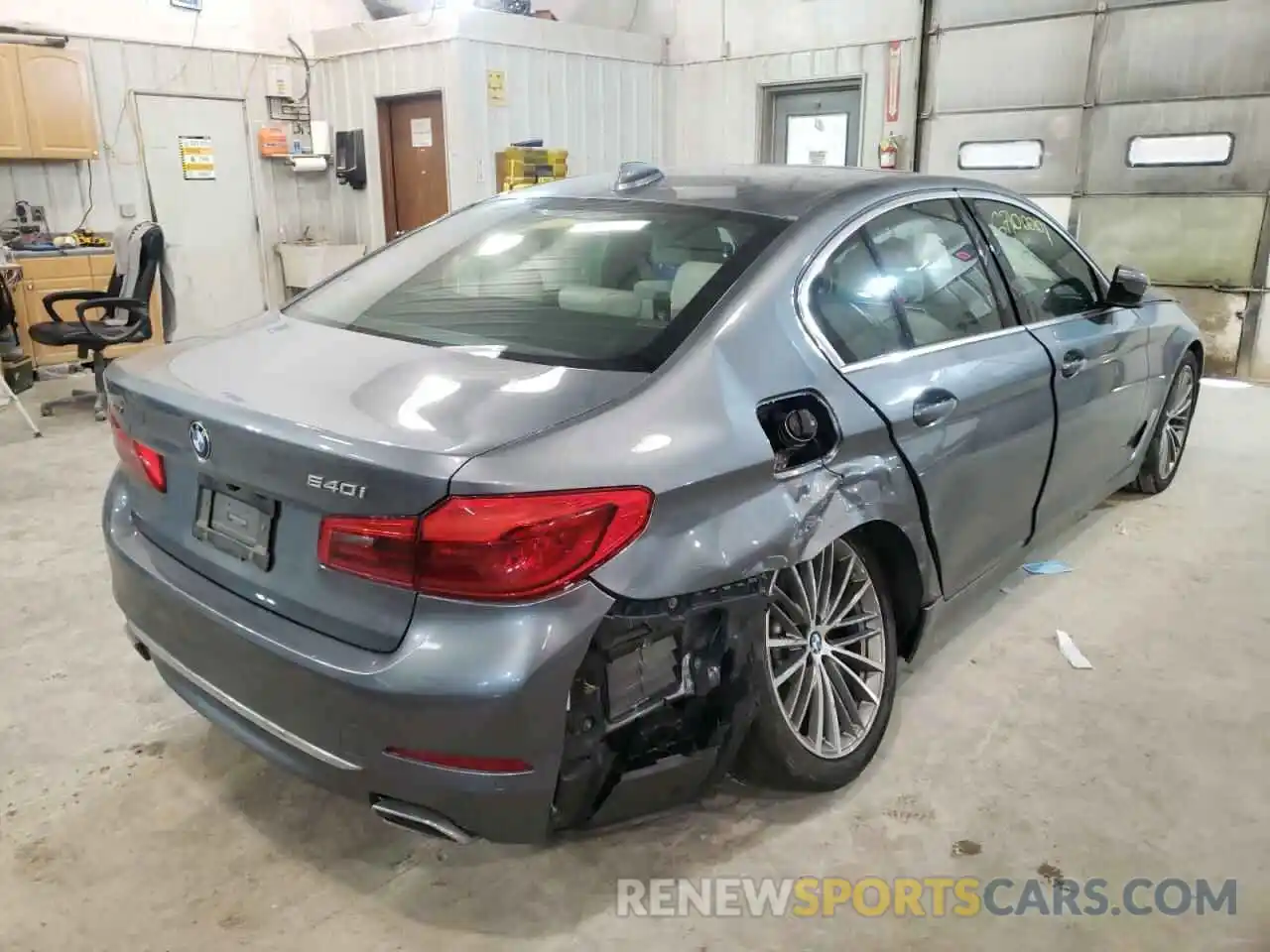 4 Photograph of a damaged car WBAJE7C57KG892745 BMW 5 SERIES 2019