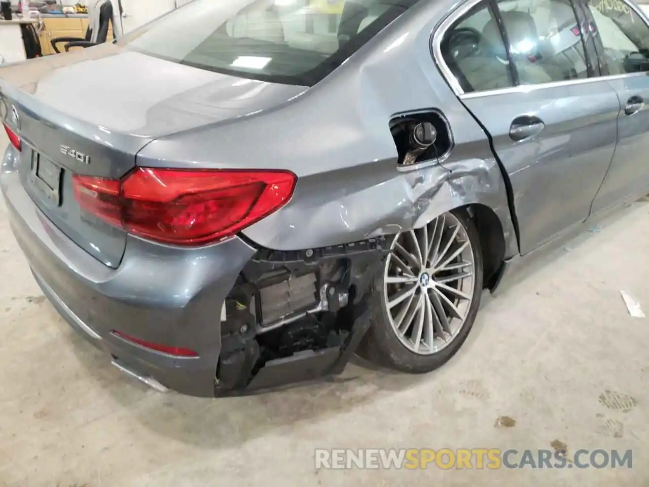 9 Photograph of a damaged car WBAJE7C57KG892745 BMW 5 SERIES 2019