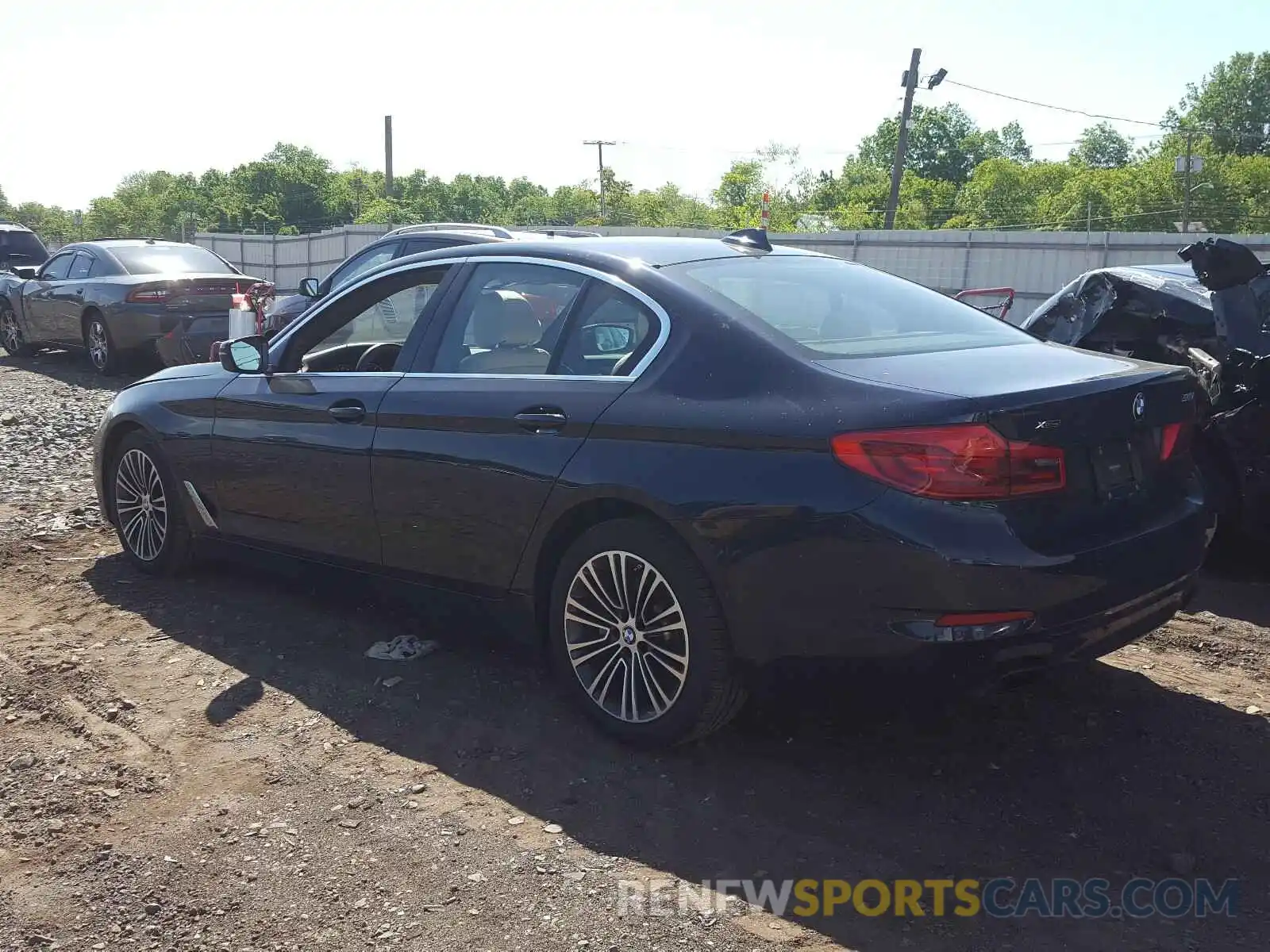 3 Фотография поврежденного автомобиля WBAJE7C57KWD53986 BMW 5 SERIES 2019