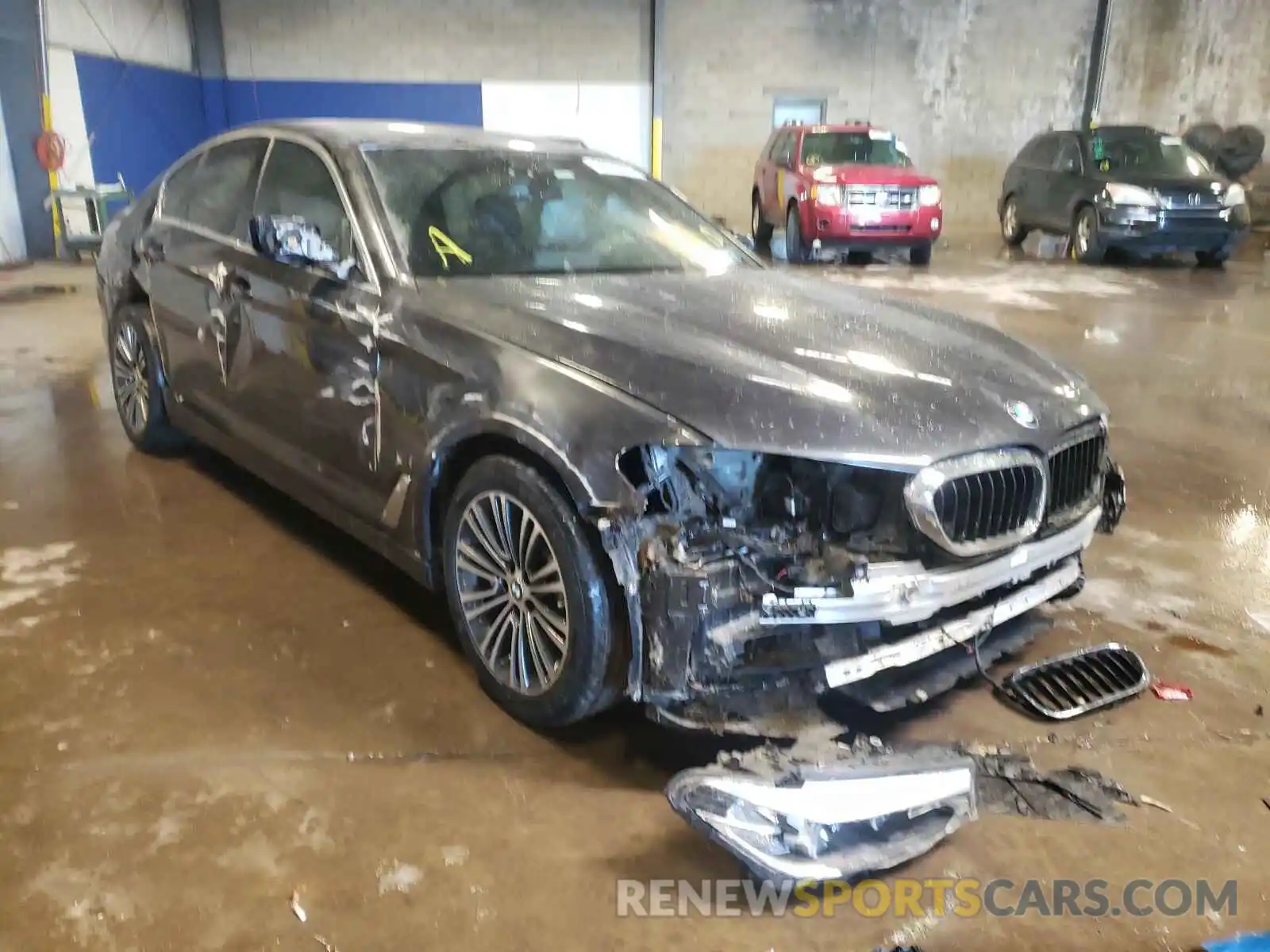 1 Photograph of a damaged car WBAJE7C57KWW09105 BMW 5 SERIES 2019