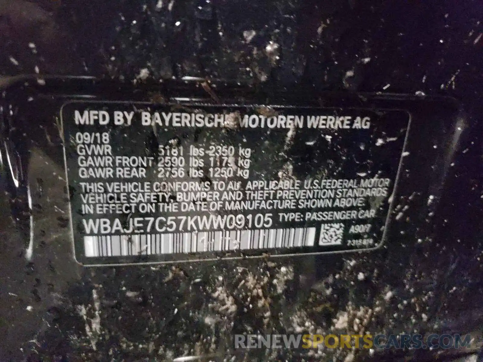 10 Photograph of a damaged car WBAJE7C57KWW09105 BMW 5 SERIES 2019