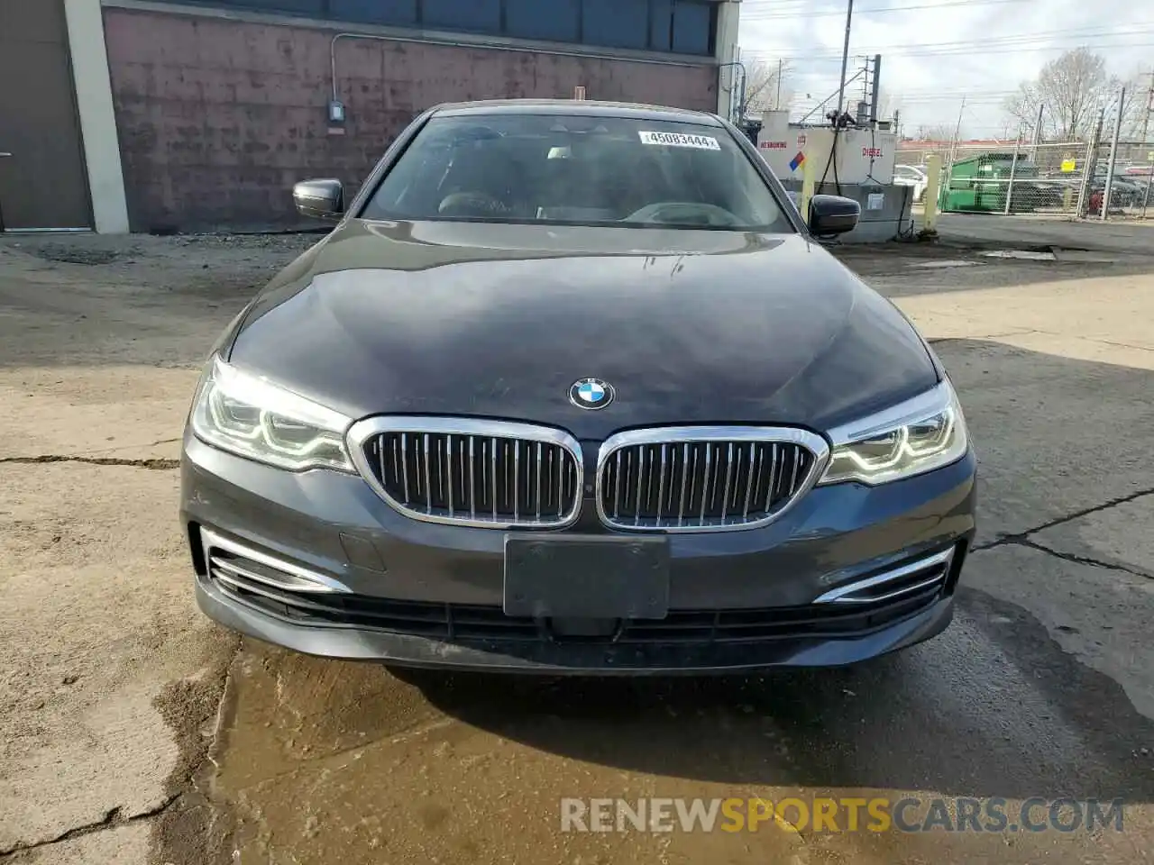 5 Photograph of a damaged car WBAJE7C58KWD55620 BMW 5 SERIES 2019