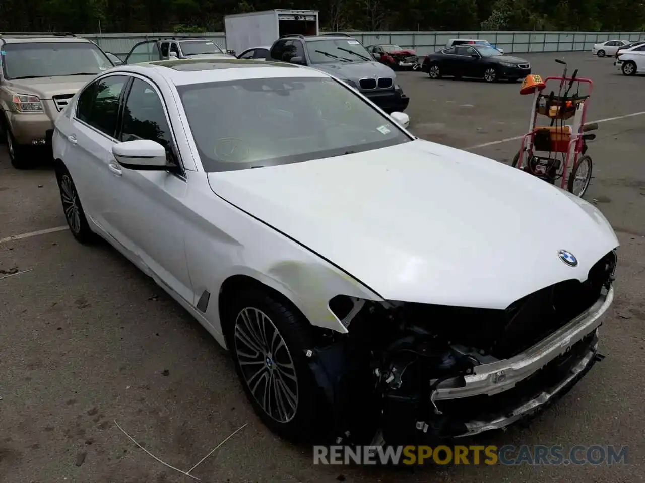 1 Photograph of a damaged car WBAJE7C59KG892634 BMW 5 SERIES 2019