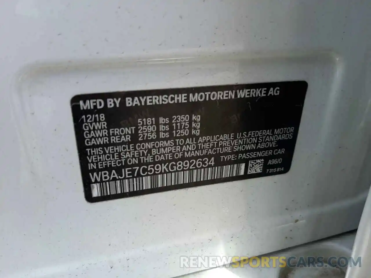 10 Photograph of a damaged car WBAJE7C59KG892634 BMW 5 SERIES 2019