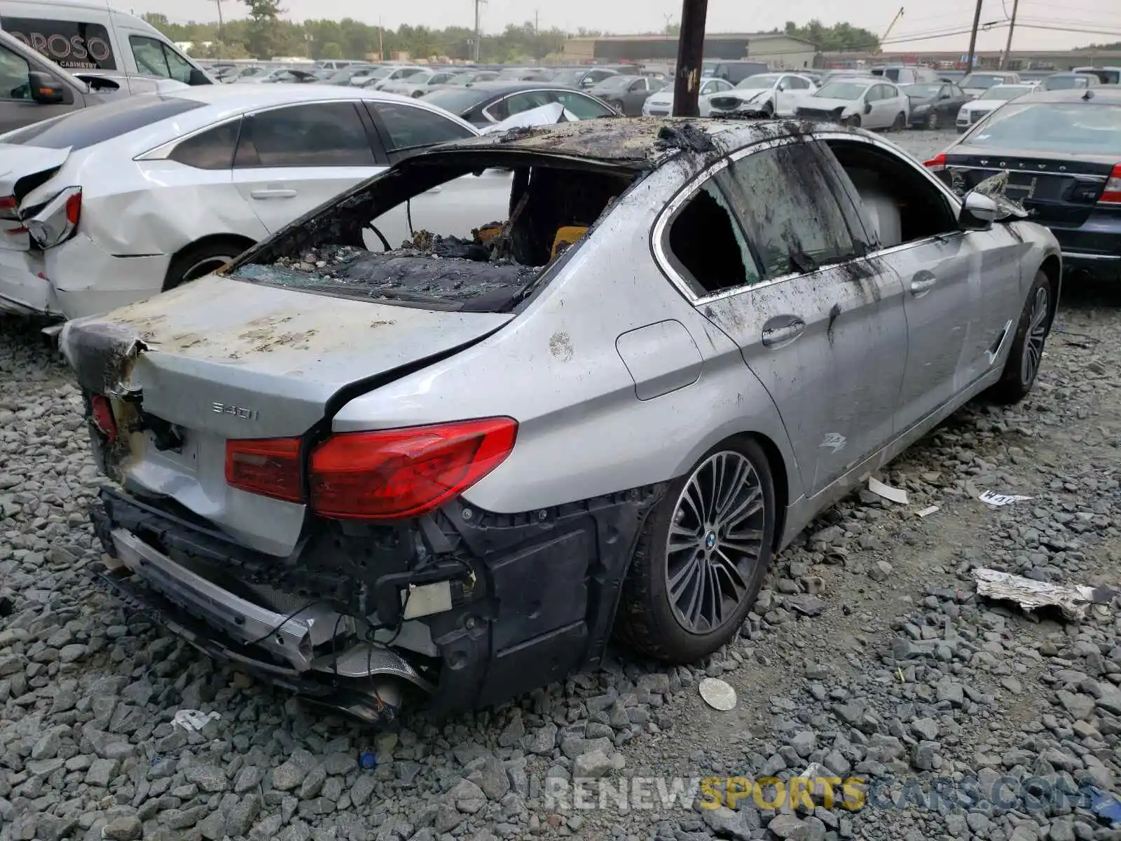 4 Photograph of a damaged car WBAJE7C59KWW19067 BMW 5 SERIES 2019