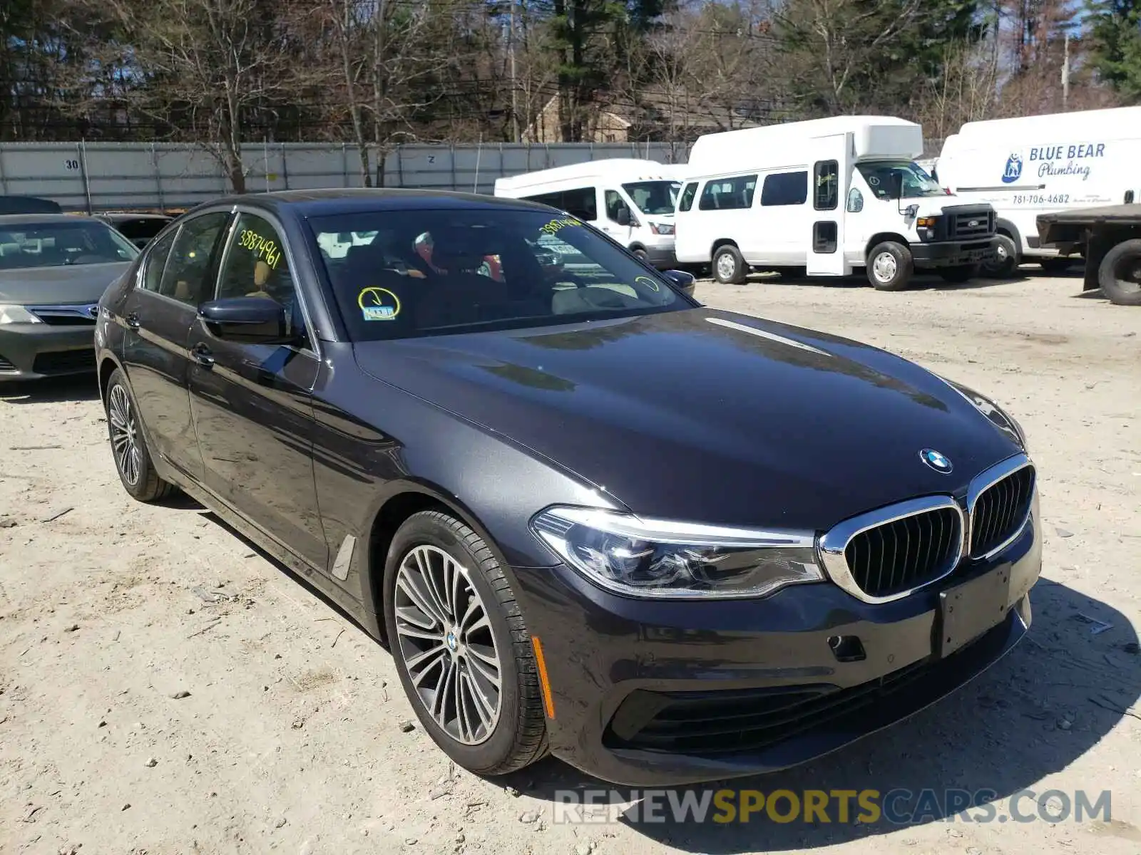 1 Photograph of a damaged car WBAJE7C5XKWD55084 BMW 5 SERIES 2019