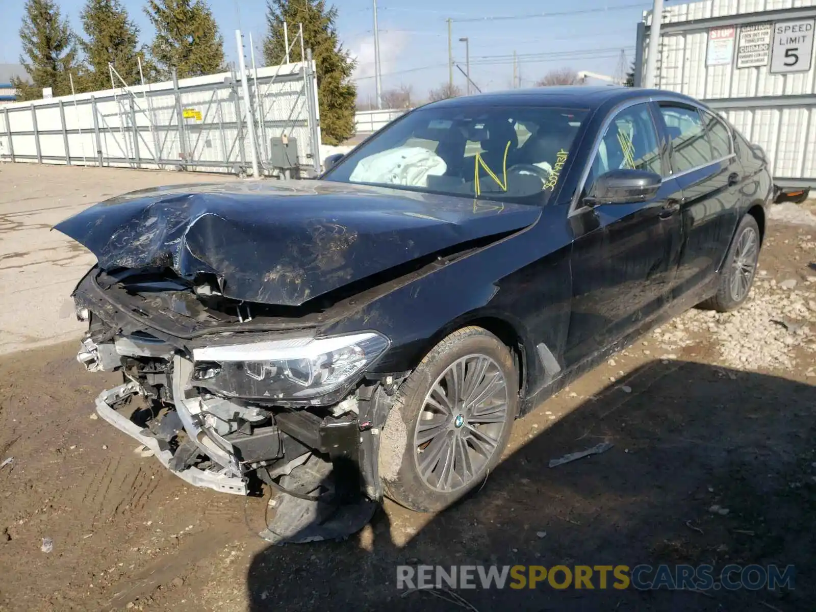 2 Фотография поврежденного автомобиля WBAJE7C5XKWW10832 BMW 5 SERIES 2019