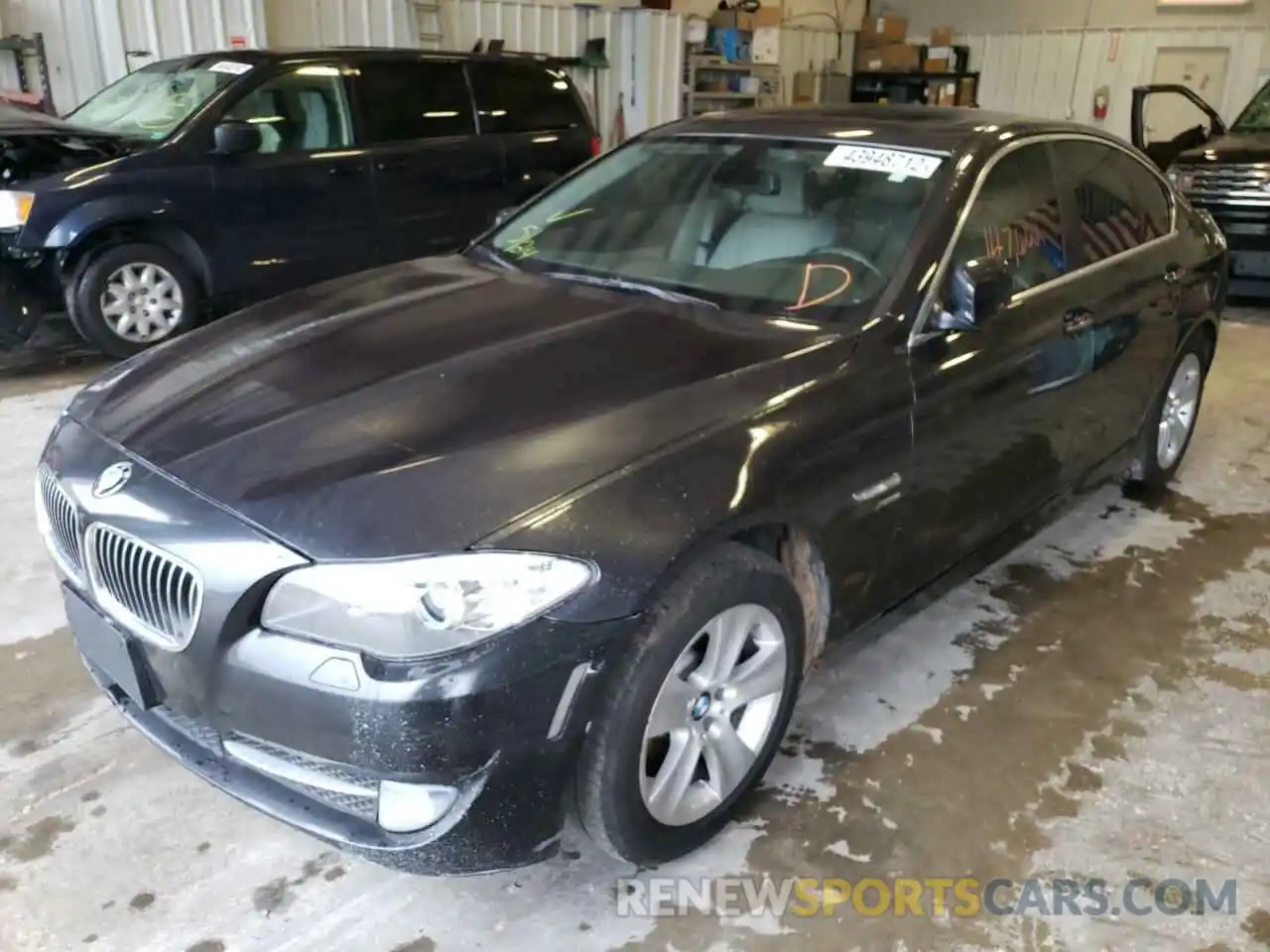 2 Фотография поврежденного автомобиля WBAXH5C52CDW03781 BMW 5 SERIES 2019