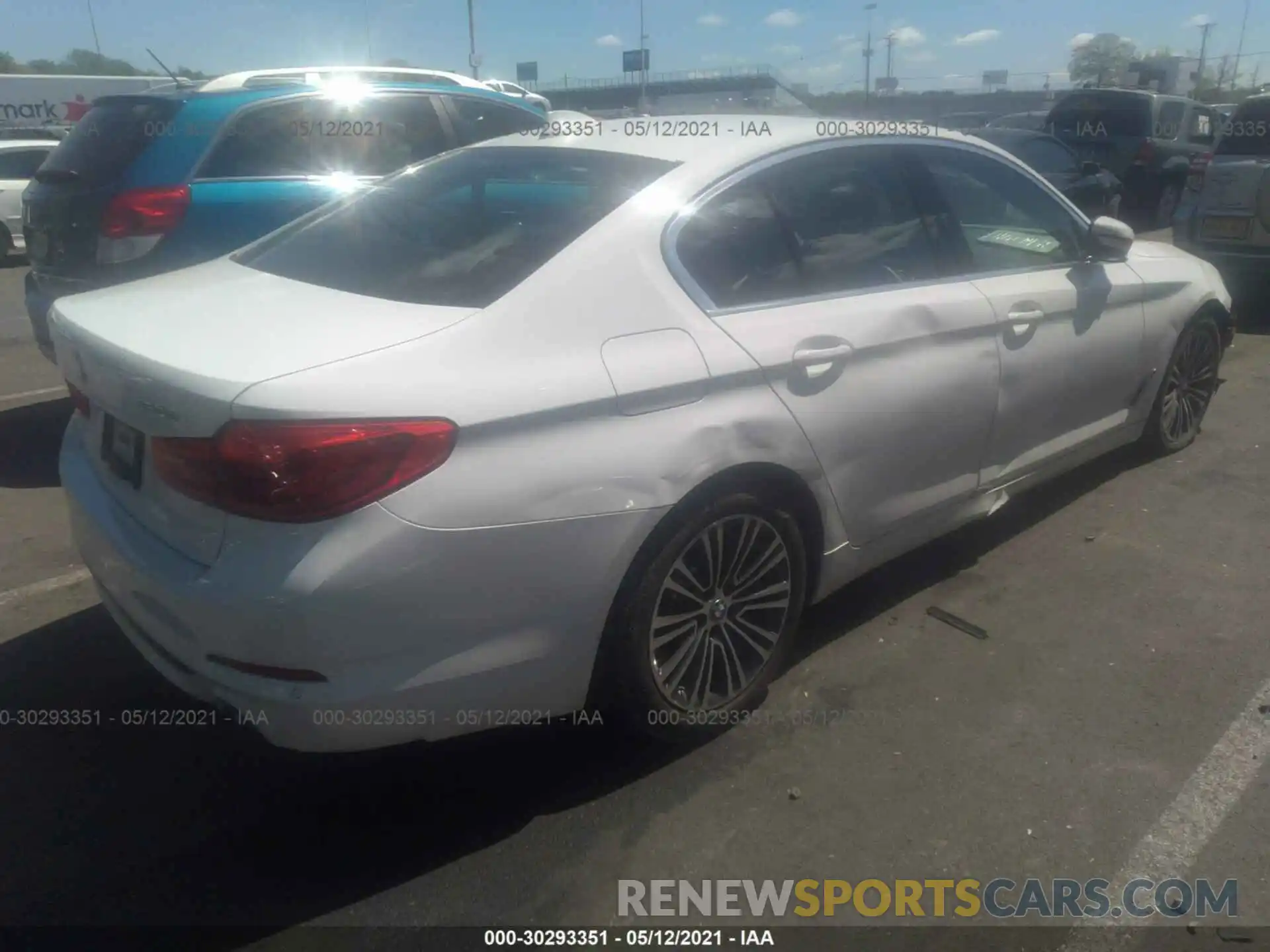 4 Photograph of a damaged car WBAJB1C05LCD31899 BMW 5 SERIES 2020