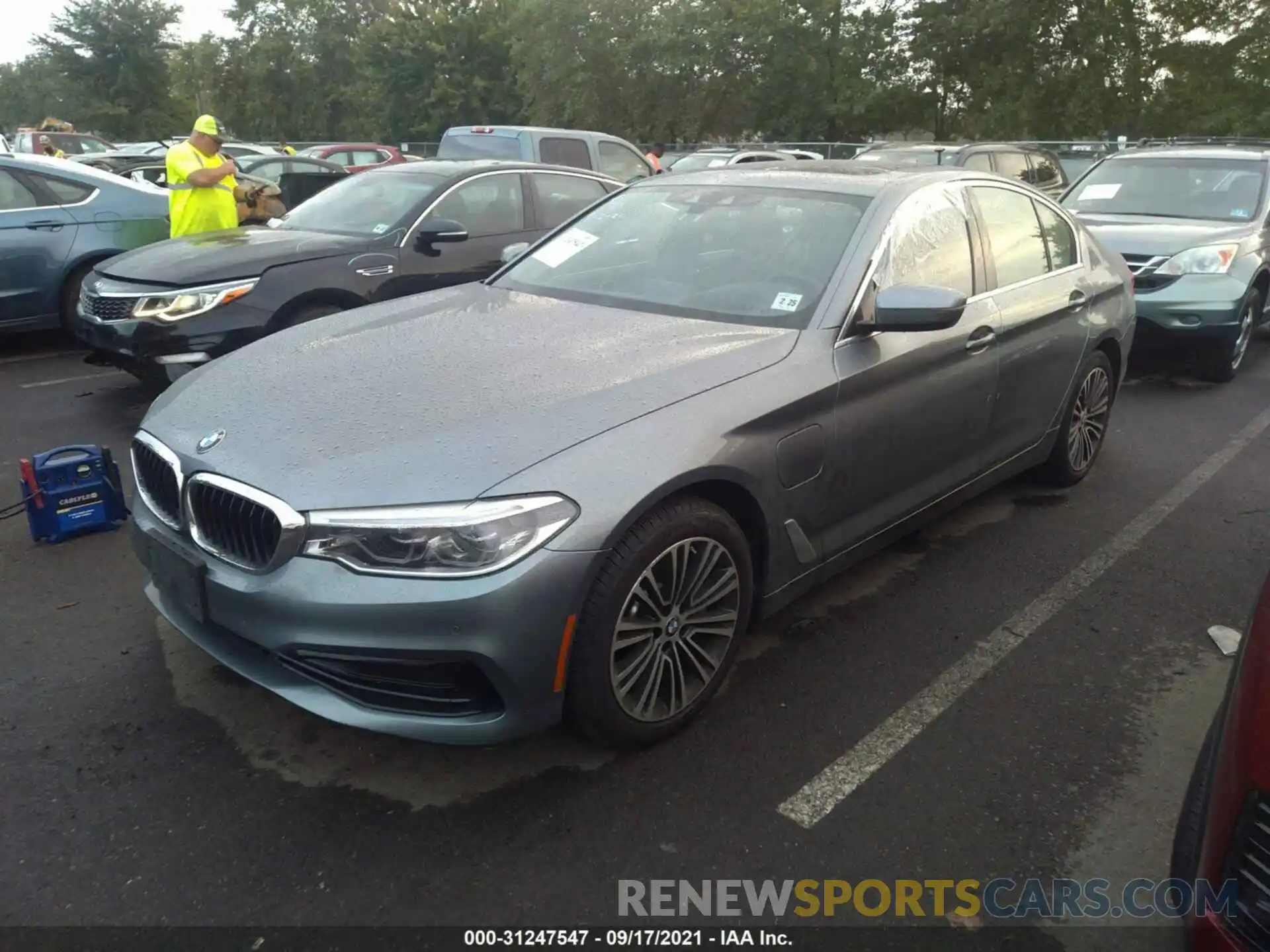 2 Photograph of a damaged car WBAJB1C06LCE06691 BMW 5 SERIES 2020