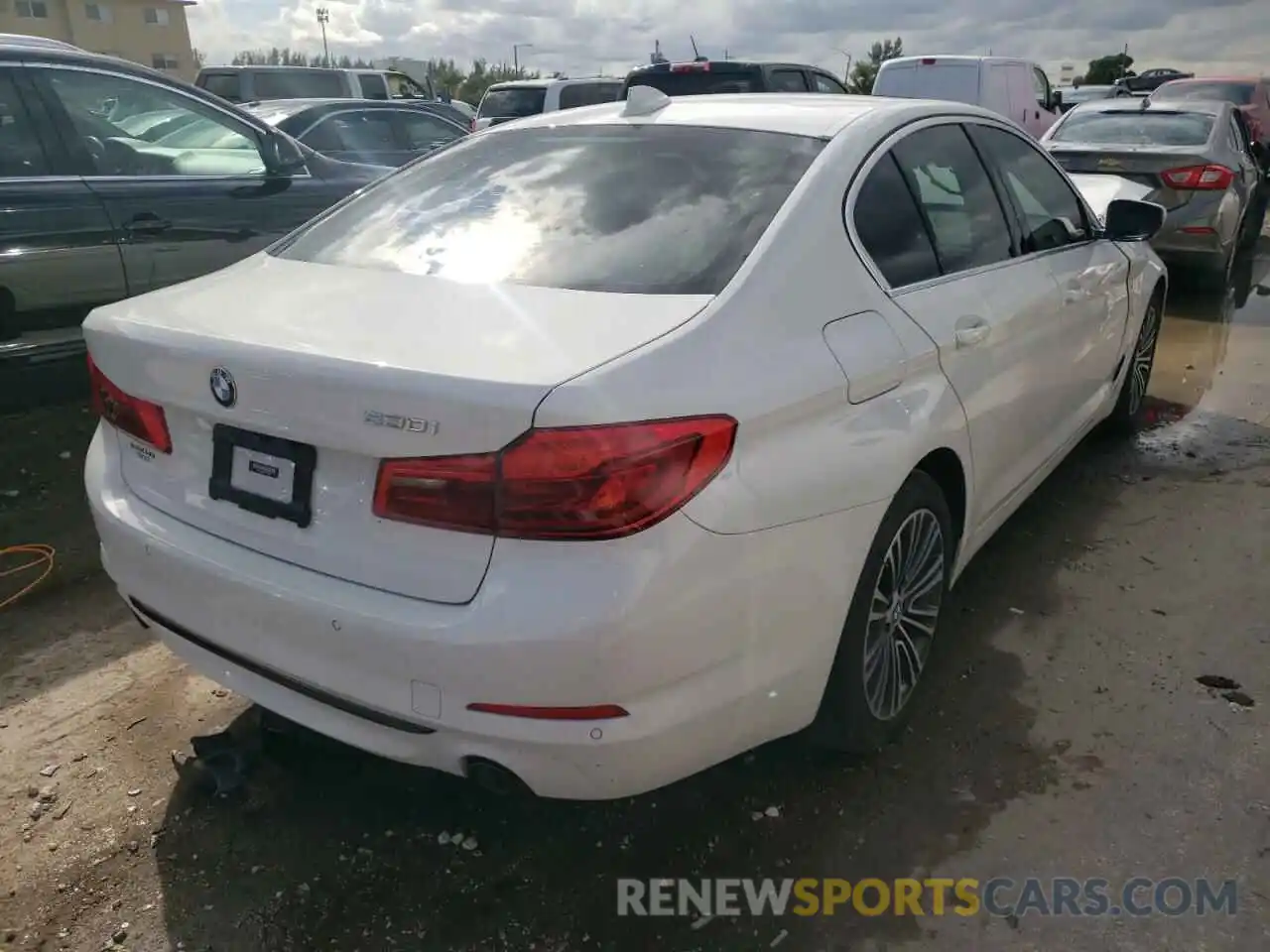 4 Photograph of a damaged car WBAJR3C00LWW64434 BMW 5 SERIES 2020