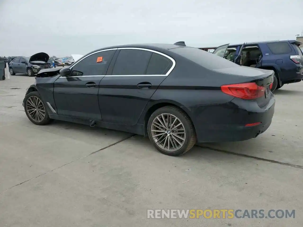 2 Фотография поврежденного автомобиля WBAJR3C02LWW68498 BMW 5 SERIES 2020