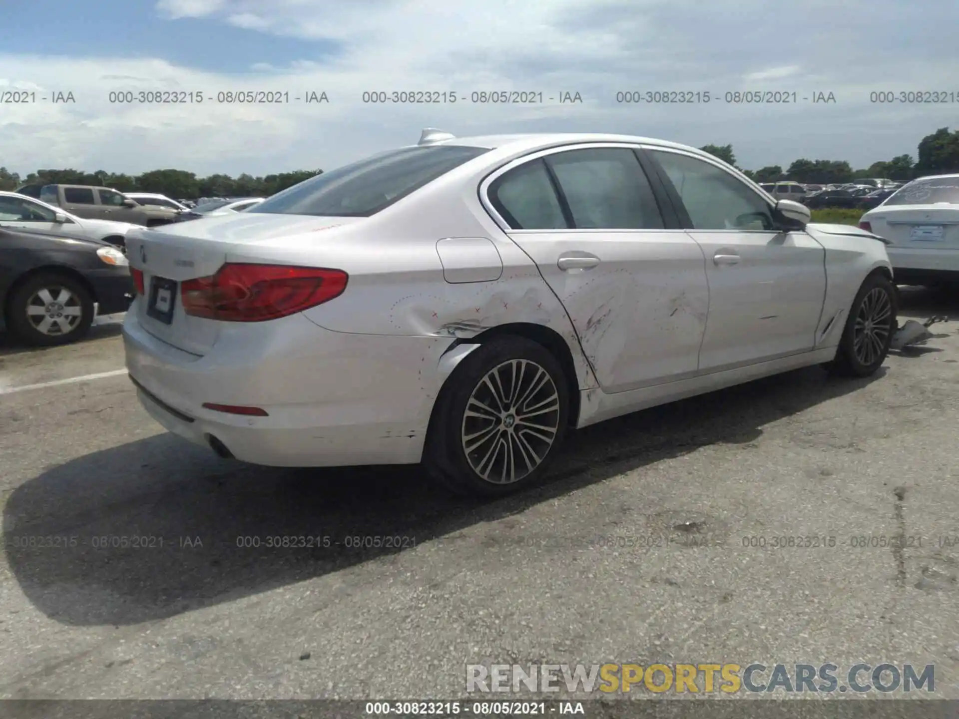 4 Photograph of a damaged car WBAJR3C03LCD03123 BMW 5 SERIES 2020