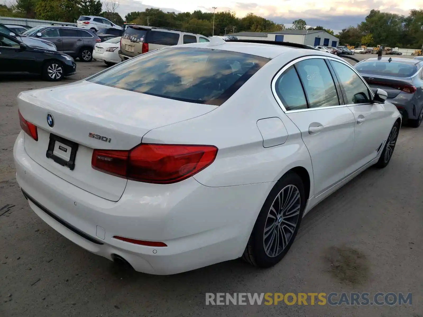 4 Photograph of a damaged car WBAJR3C03LWW64430 BMW 5 SERIES 2020