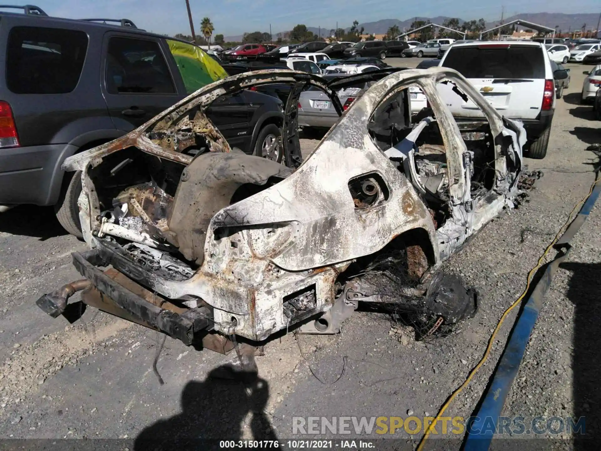 4 Photograph of a damaged car WBAJR3C03LWW70518 BMW 5 SERIES 2020