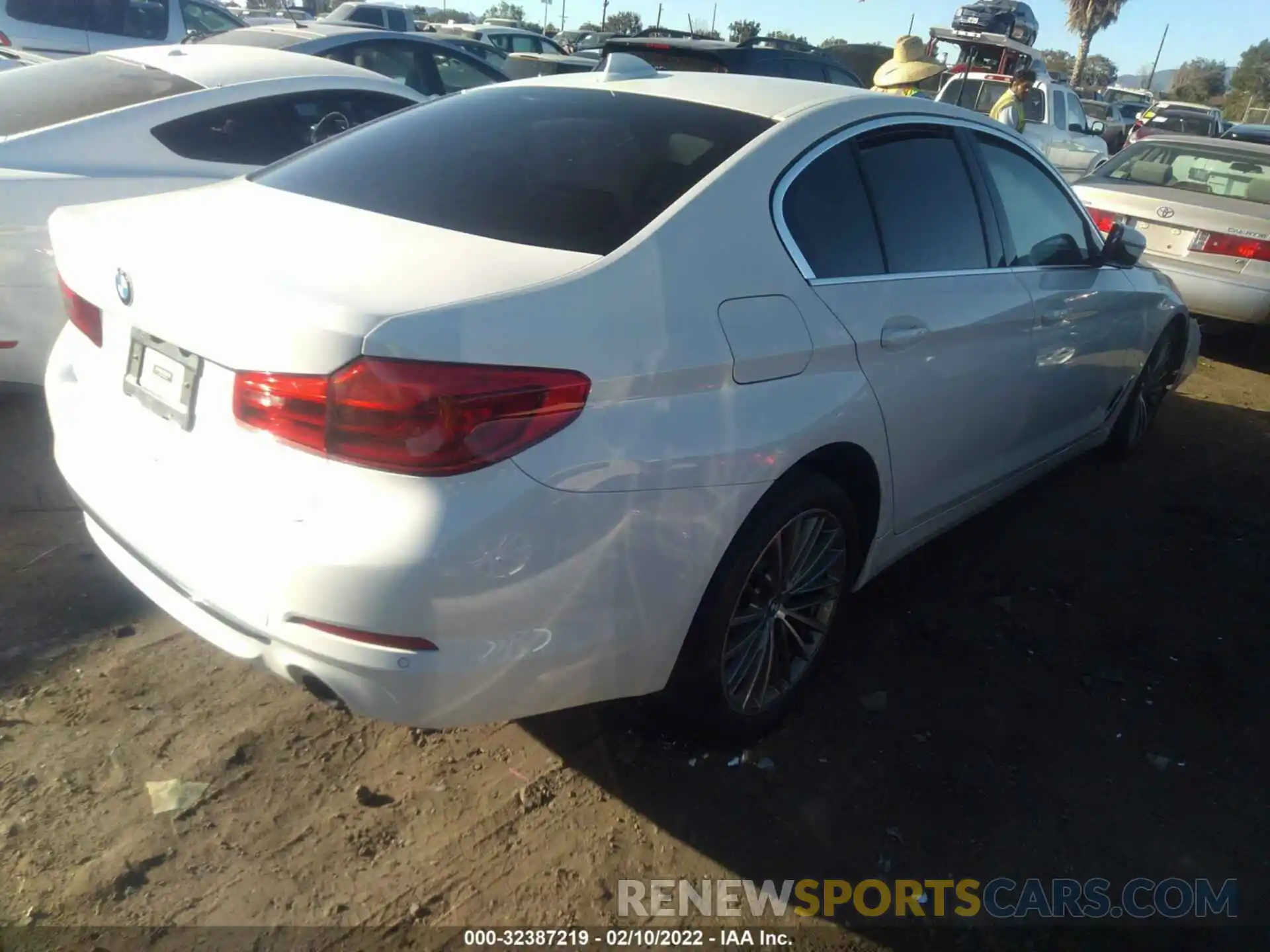 4 Photograph of a damaged car WBAJR3C06LCE57082 BMW 5 SERIES 2020