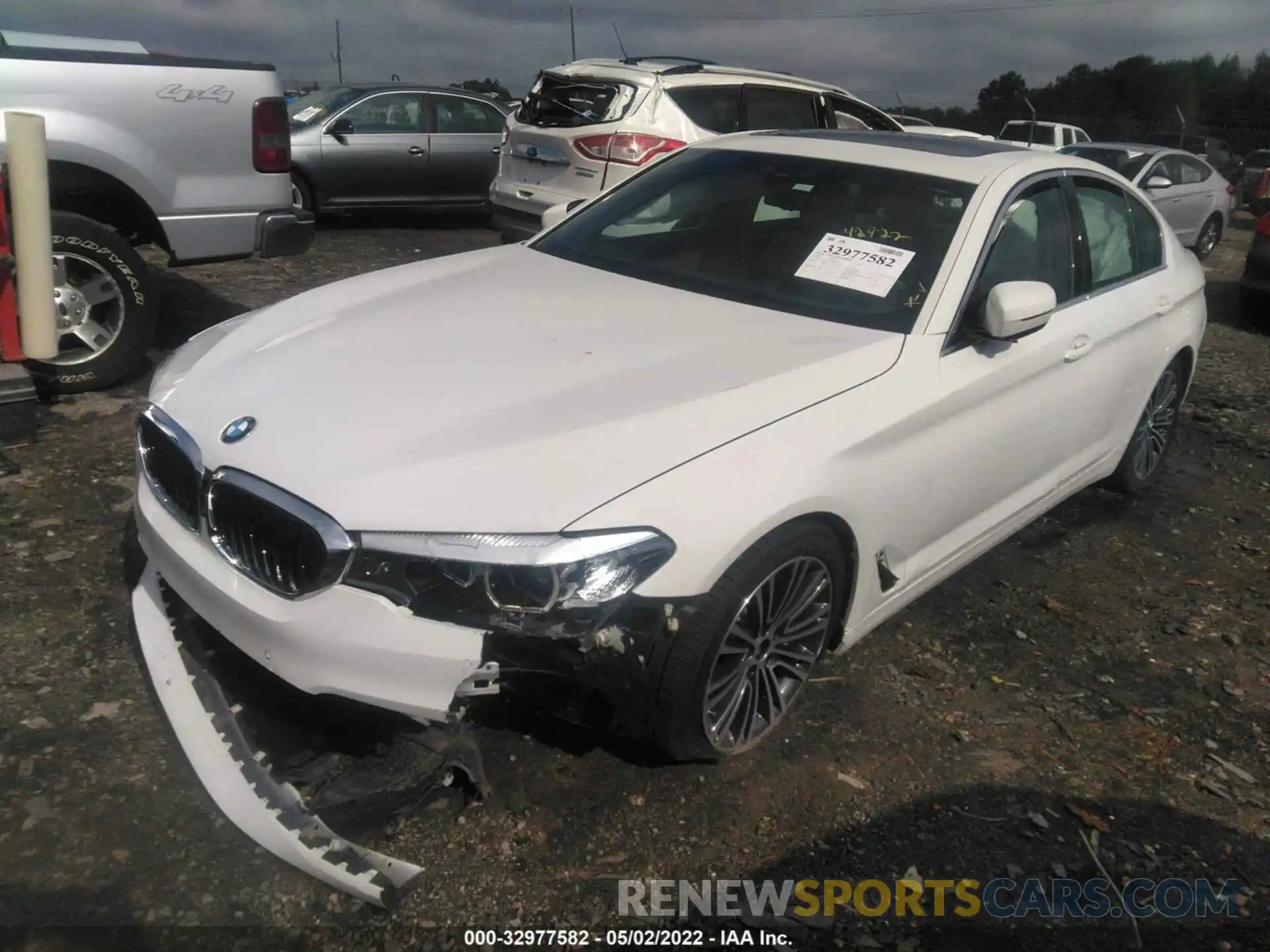 2 Photograph of a damaged car WBAJR3C06LWW68388 BMW 5 SERIES 2020