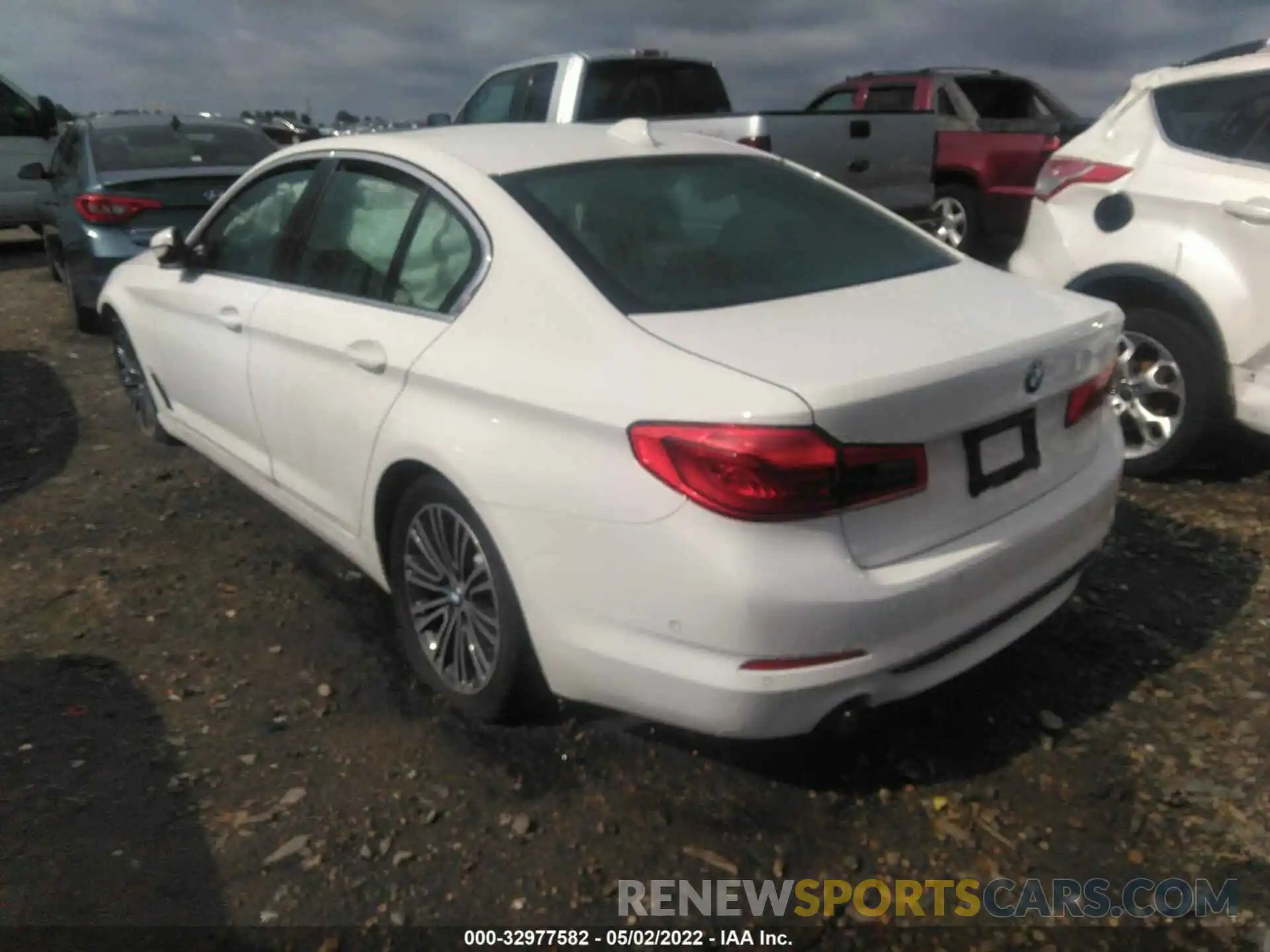 3 Photograph of a damaged car WBAJR3C06LWW68388 BMW 5 SERIES 2020