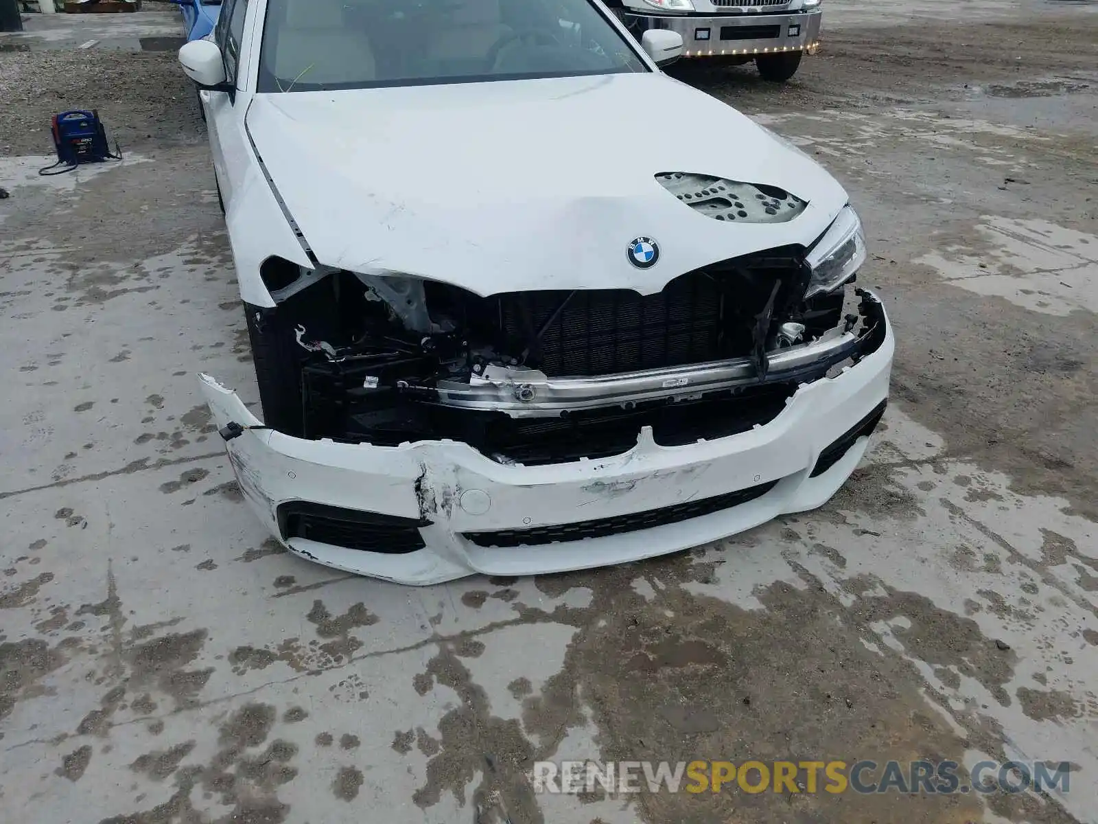 9 Photograph of a damaged car WBAJR3C06LWW70447 BMW 5 SERIES 2020
