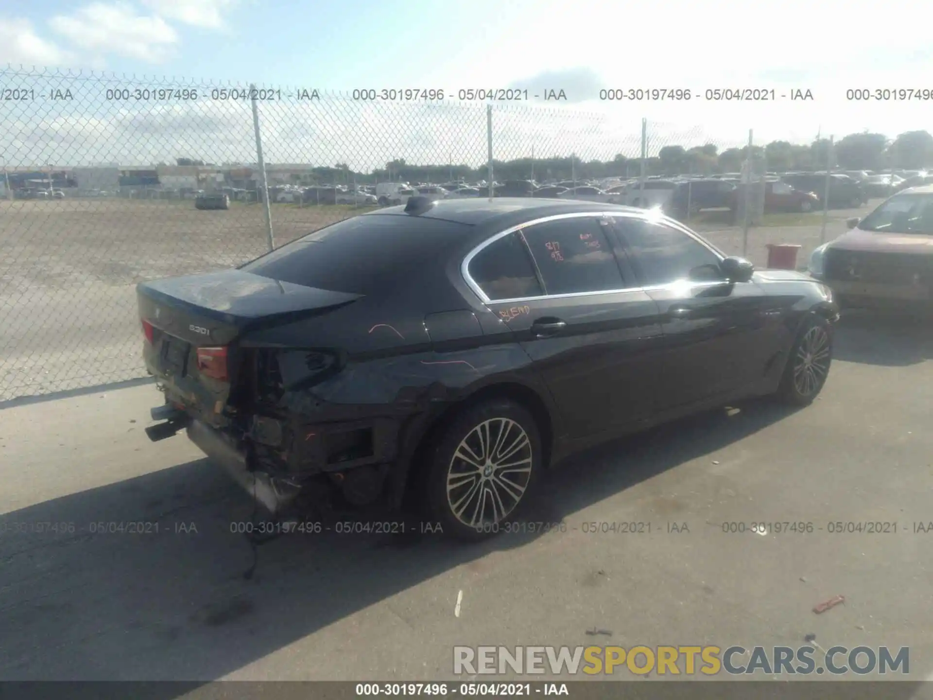 4 Фотография поврежденного автомобиля WBAJR3C08LWW63337 BMW 5 SERIES 2020