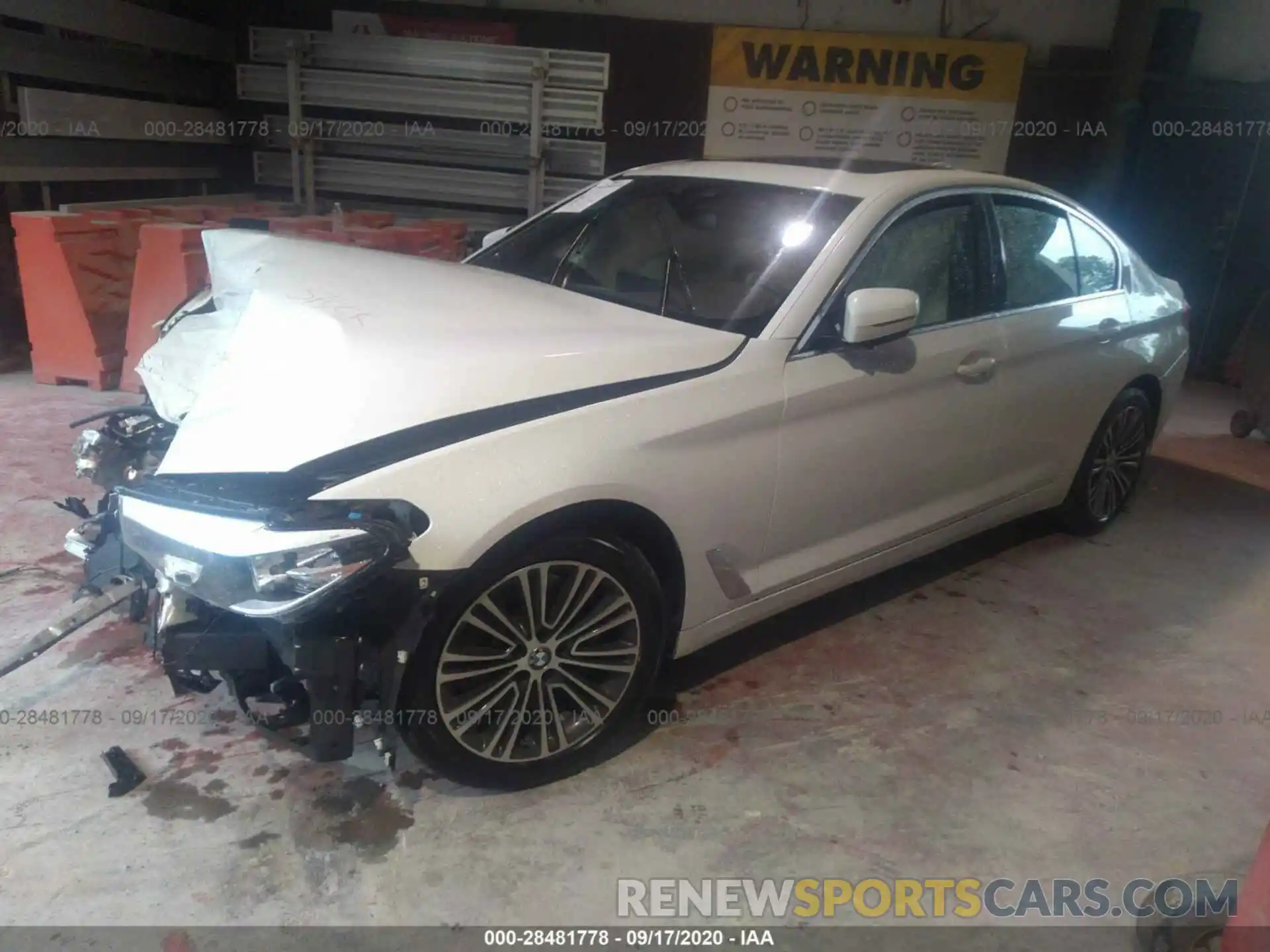 2 Фотография поврежденного автомобиля WBAJR3C0XLCD02700 BMW 5 SERIES 2020